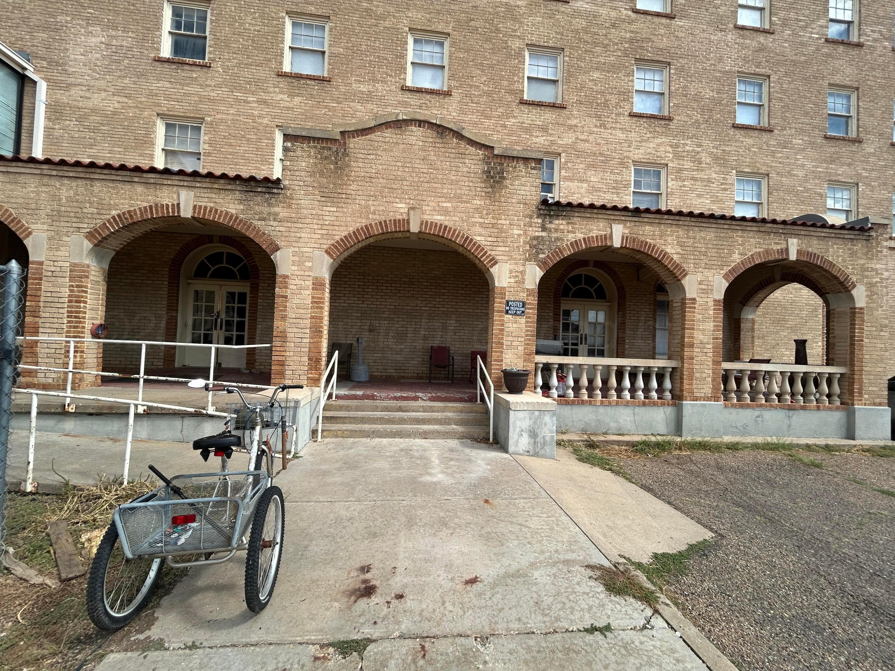 120 S RUSSELL Street, Pampa, TX 79065-6452, photo 7