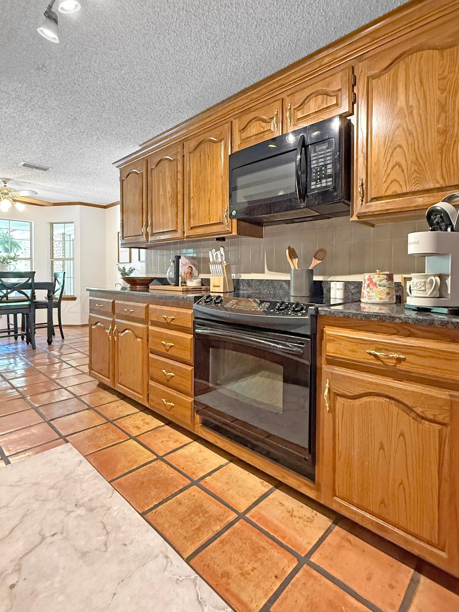 218 W Ocla Street, Borger, TX 79007, photo 15