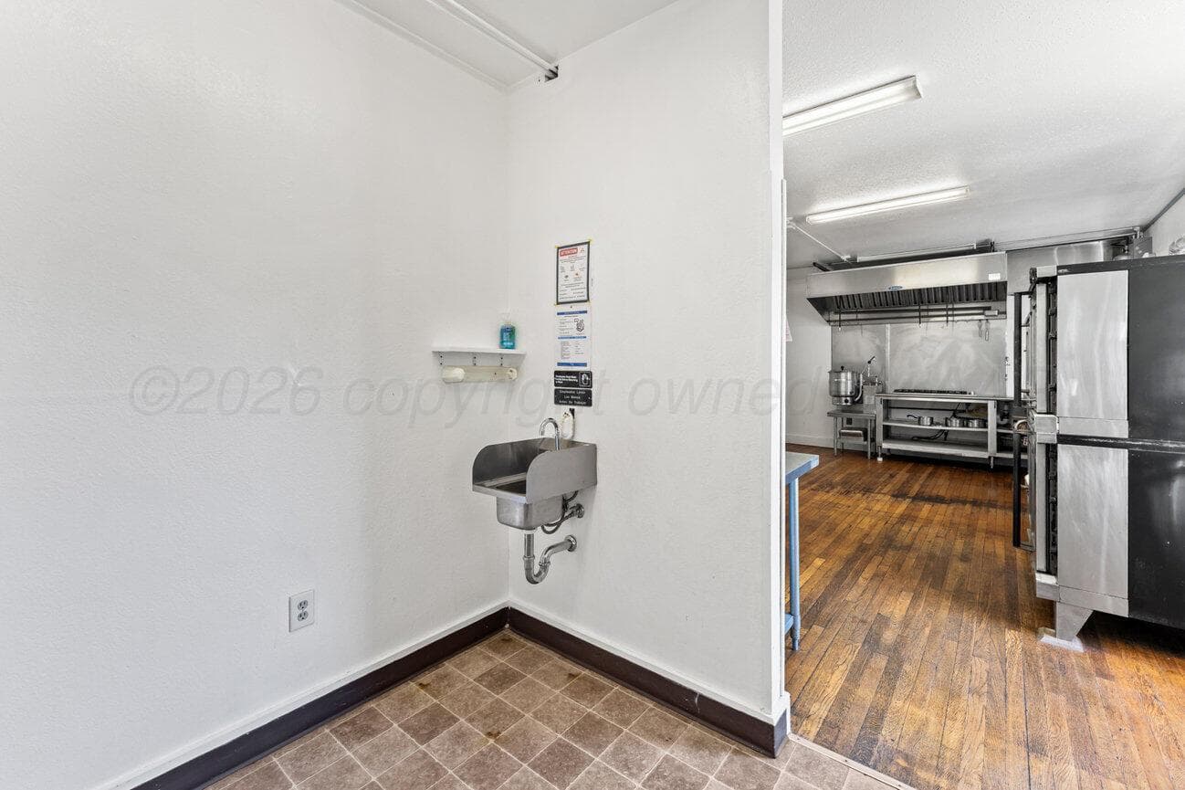 604 S MARYLAND Street, Amarillo, TX 79106-8638, photo 29