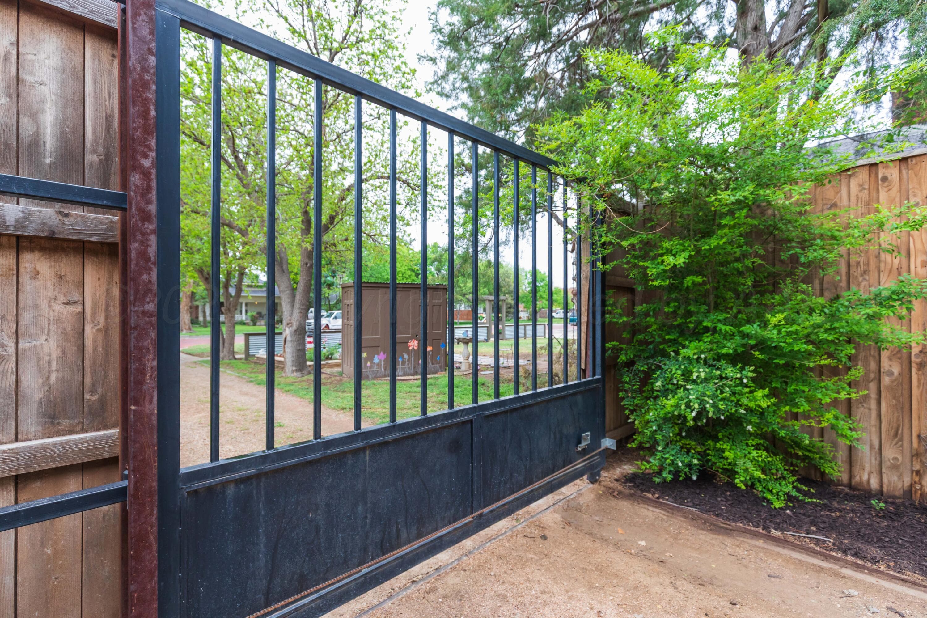 1611 S Van Buren Street, Amarillo, TX 79102, photo 2