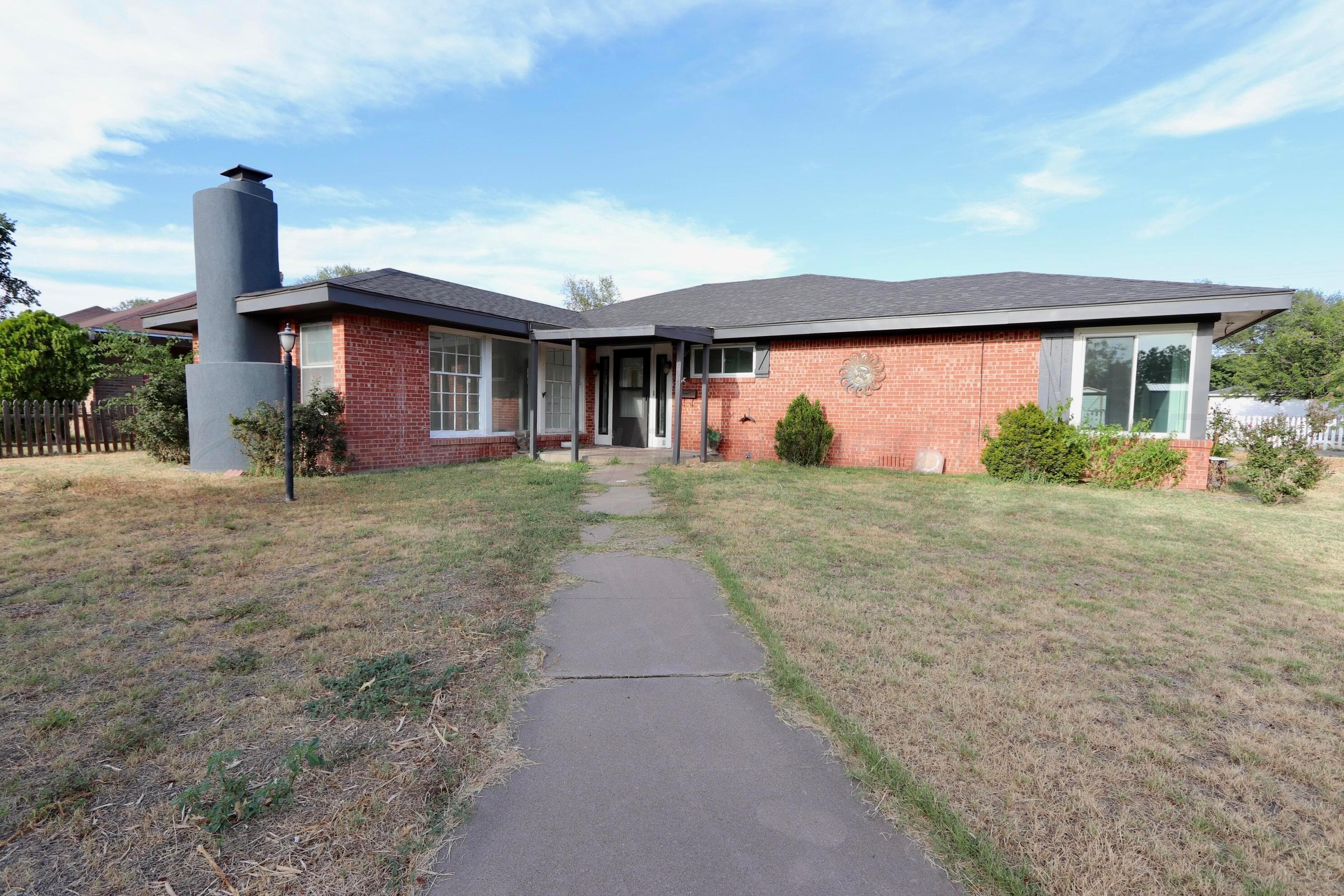 2041 S TRAVIS Street, Amarillo, TX 79109-2023, photo 2