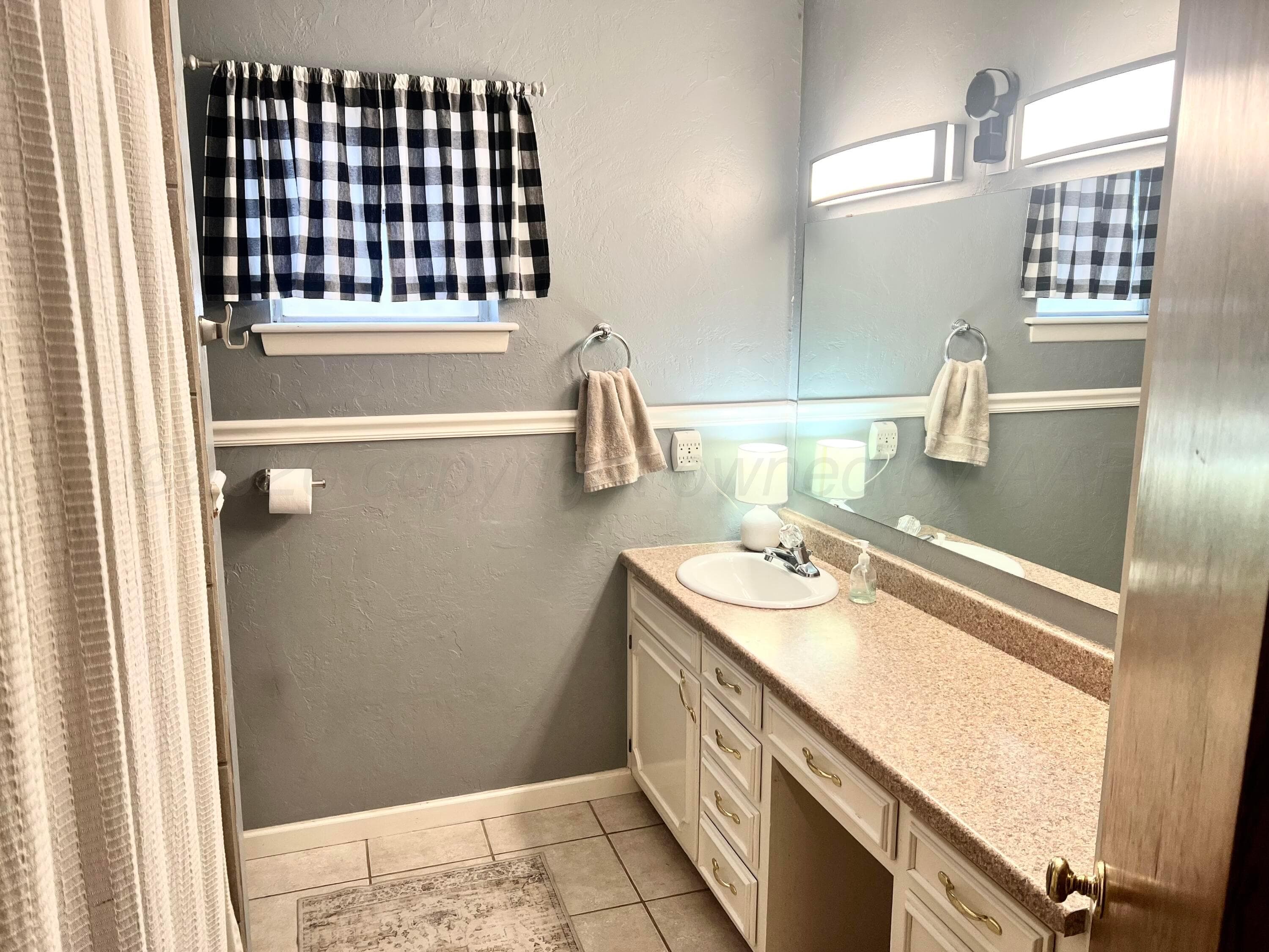 1205 N Chestnut Street, Stratford, TX 79084, photo 13
