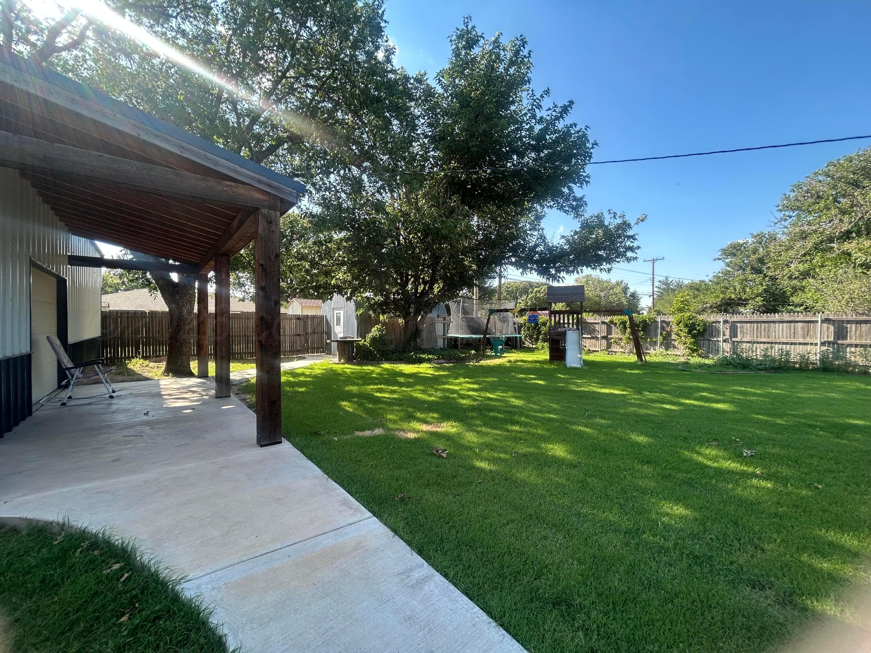 1205 N Chestnut Street, Stratford, TX 79084, photo 31