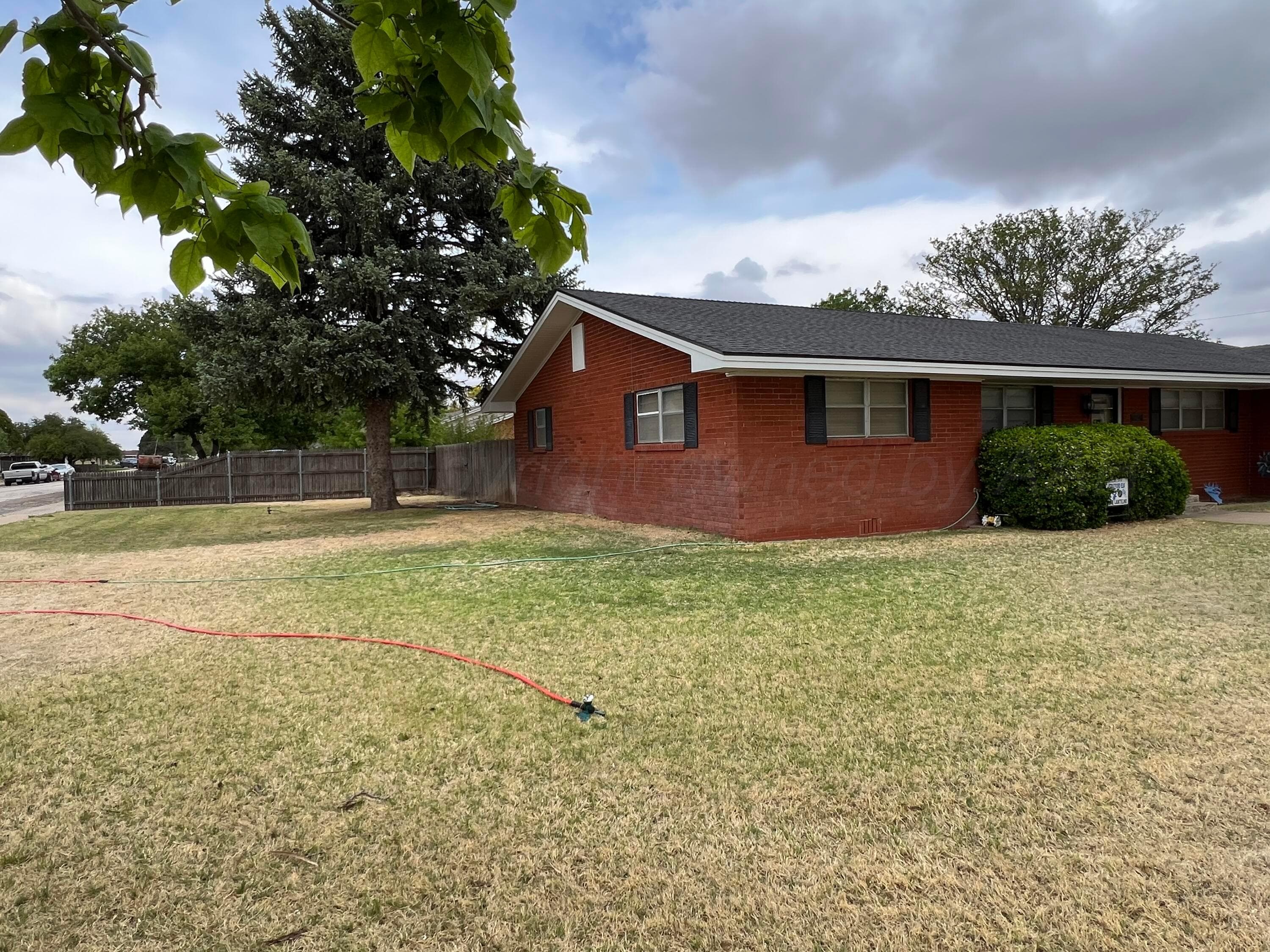 401 Purnell Avenue, Stratford, TX 79084, photo 2