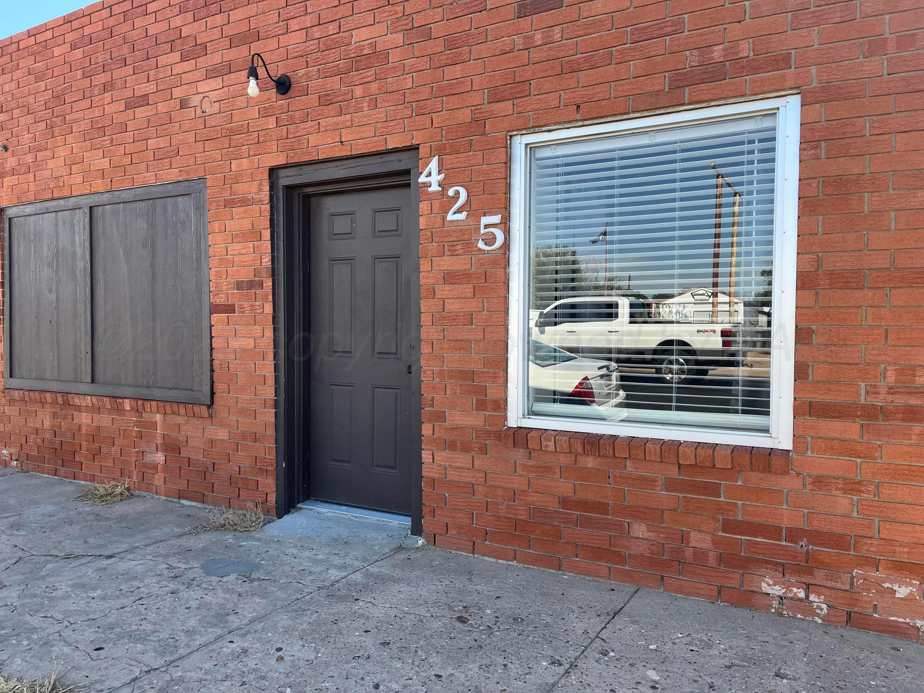 425 Main Street, Stinnett, TX 79083