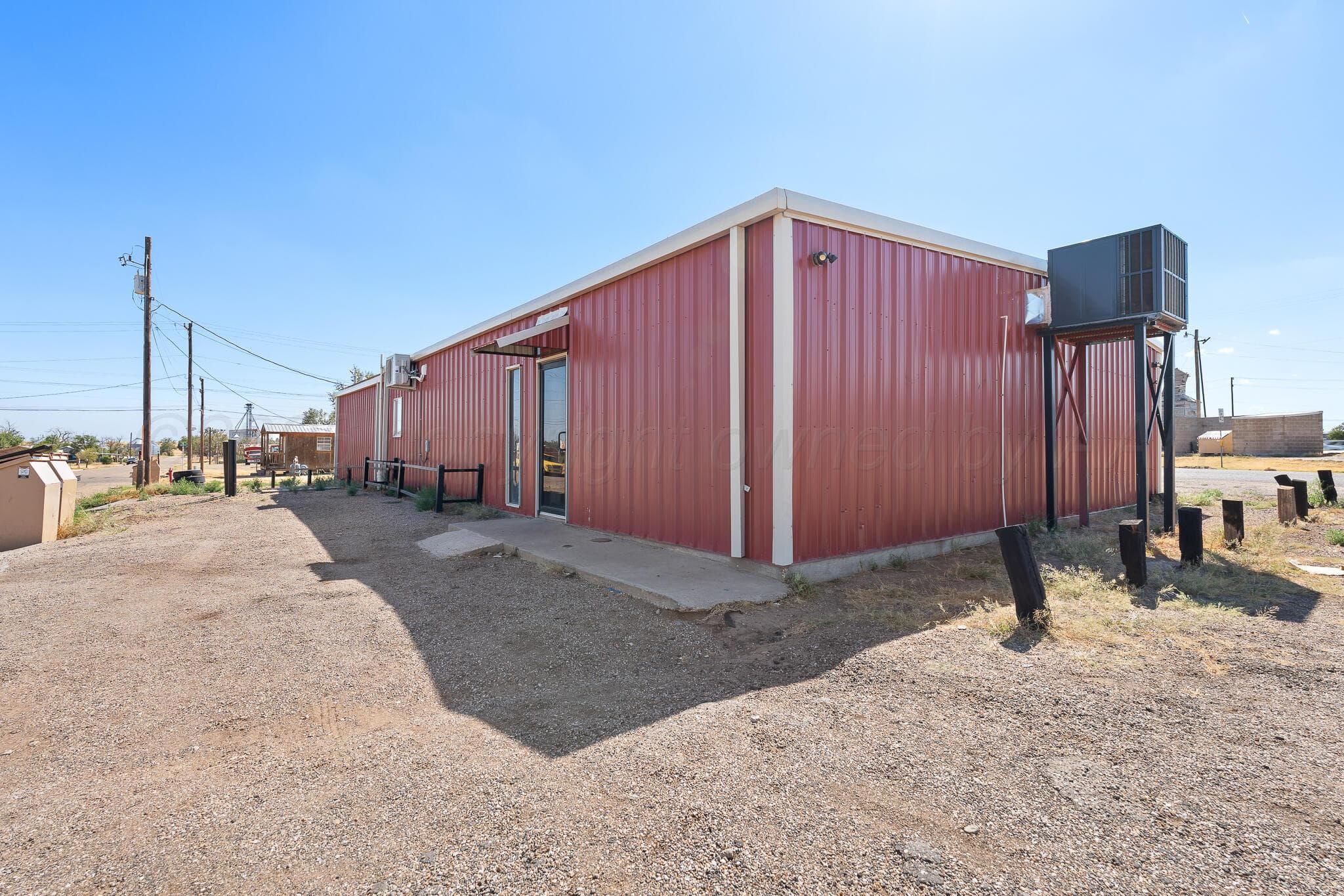 256 E Service Road, Tulia, TX 79088