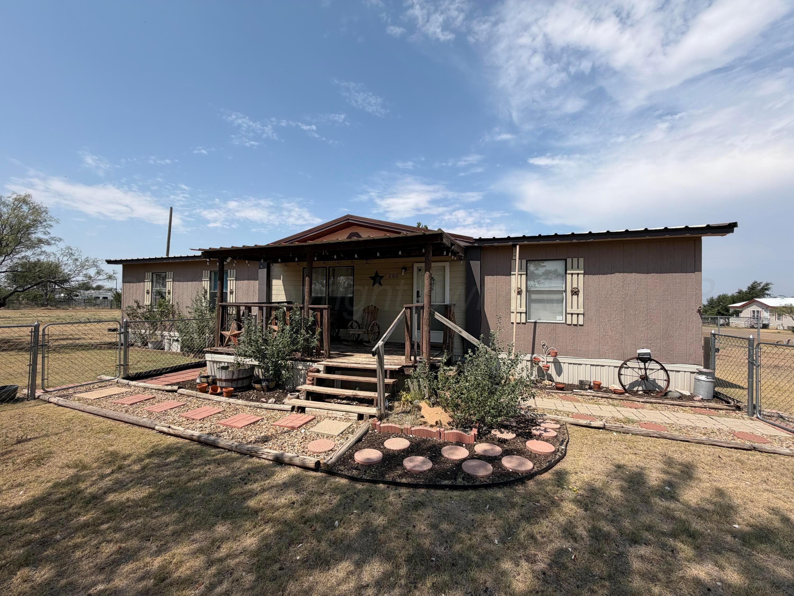 206 S Harbor Drive, Fritch, TX 79036, photo 2