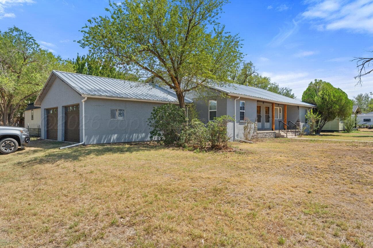 401 Dysart Street, Claude, TX 79019, photo 2