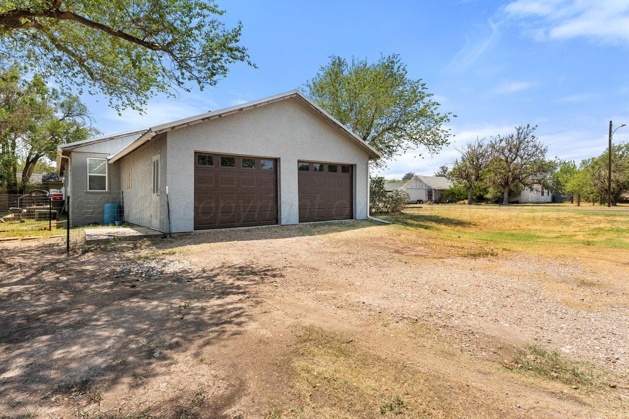 401 Dysart Street, Claude, TX 79019, photo 4