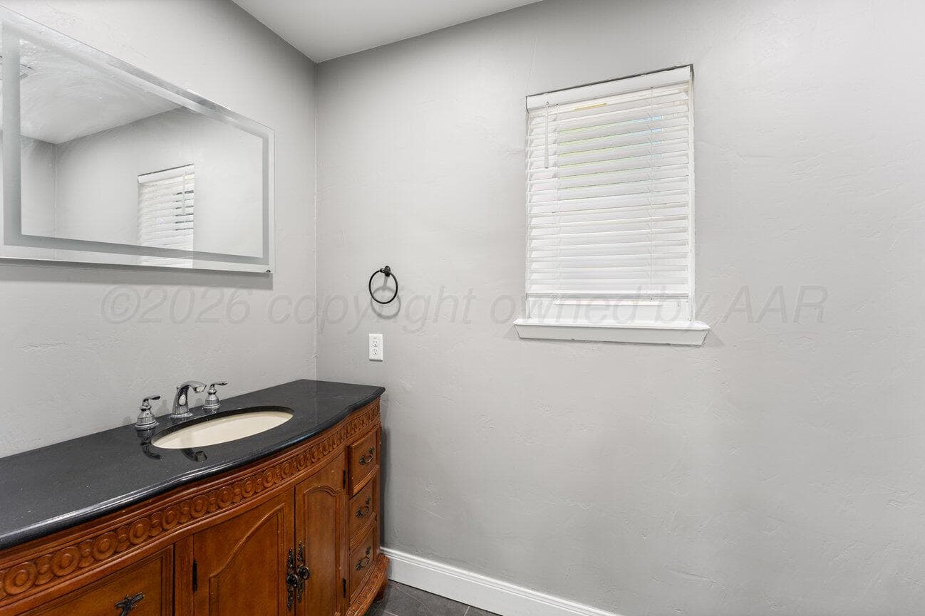 1009 Cherry Avenue, Dalhart, TX 79022, photo 25