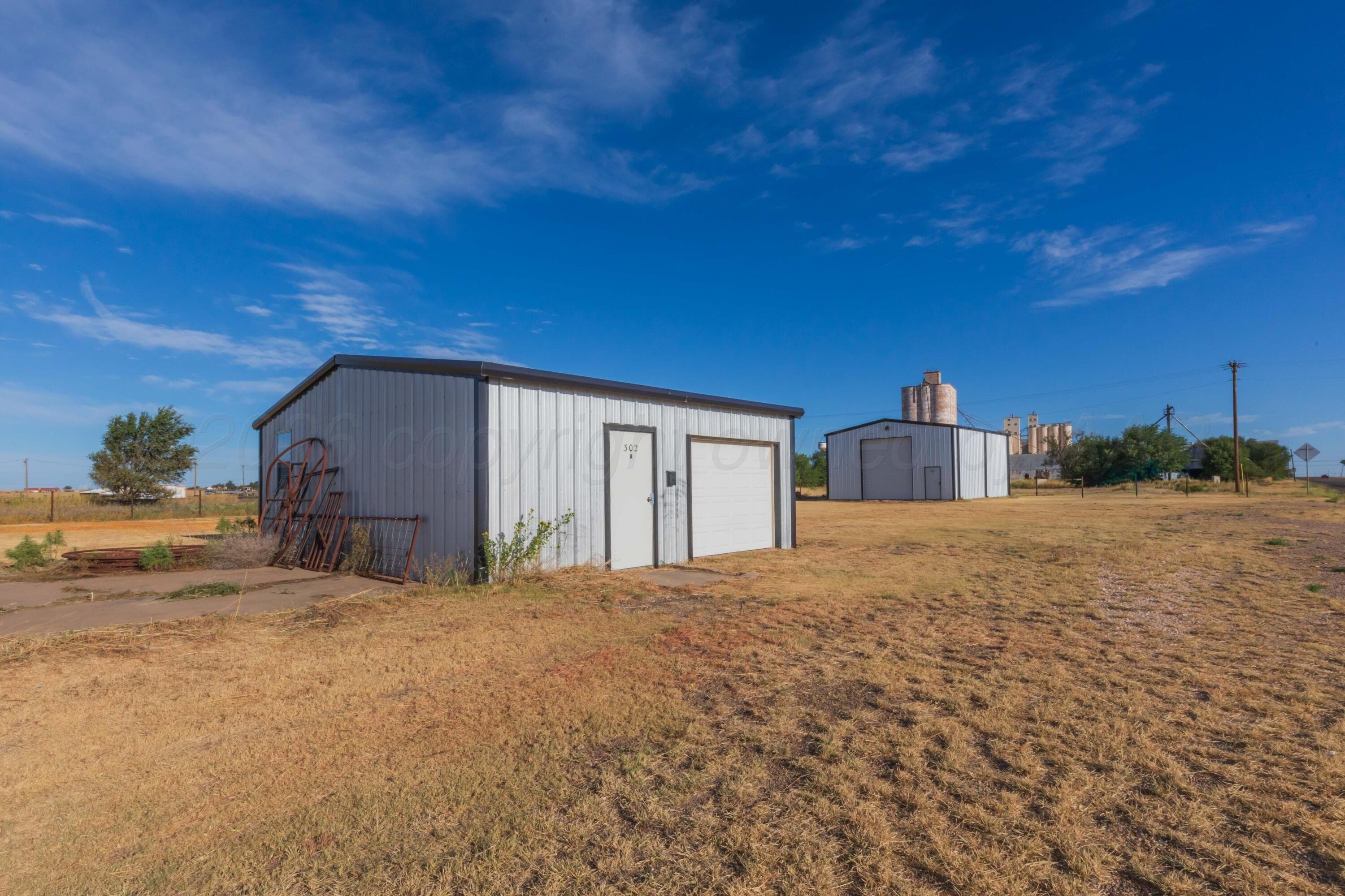 302 S Tallmadge Avenue, Happy, TX 79042, photo 5