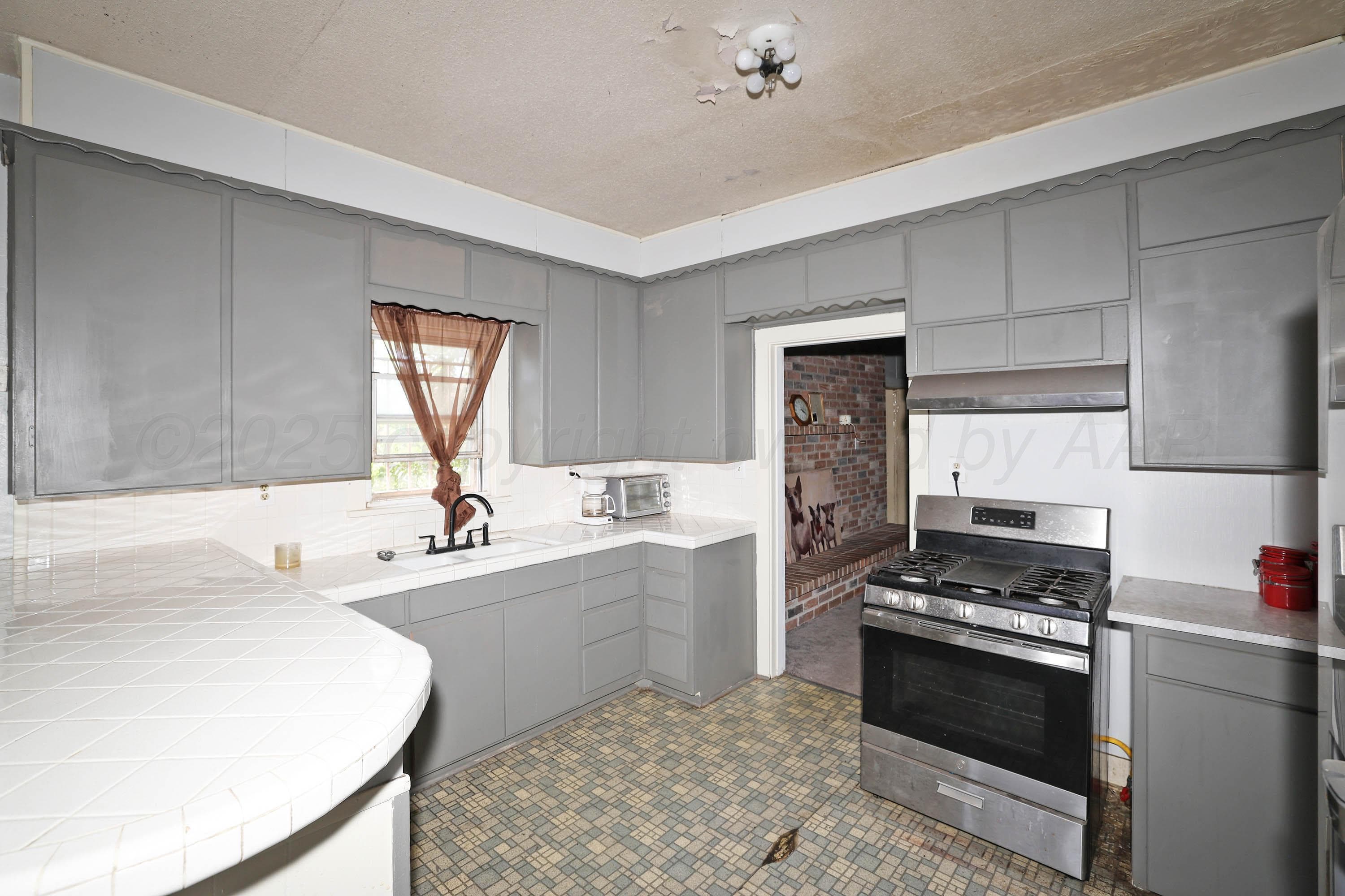 2001 NW 13TH Avenue, Amarillo, TX 79107-1609, photo 2