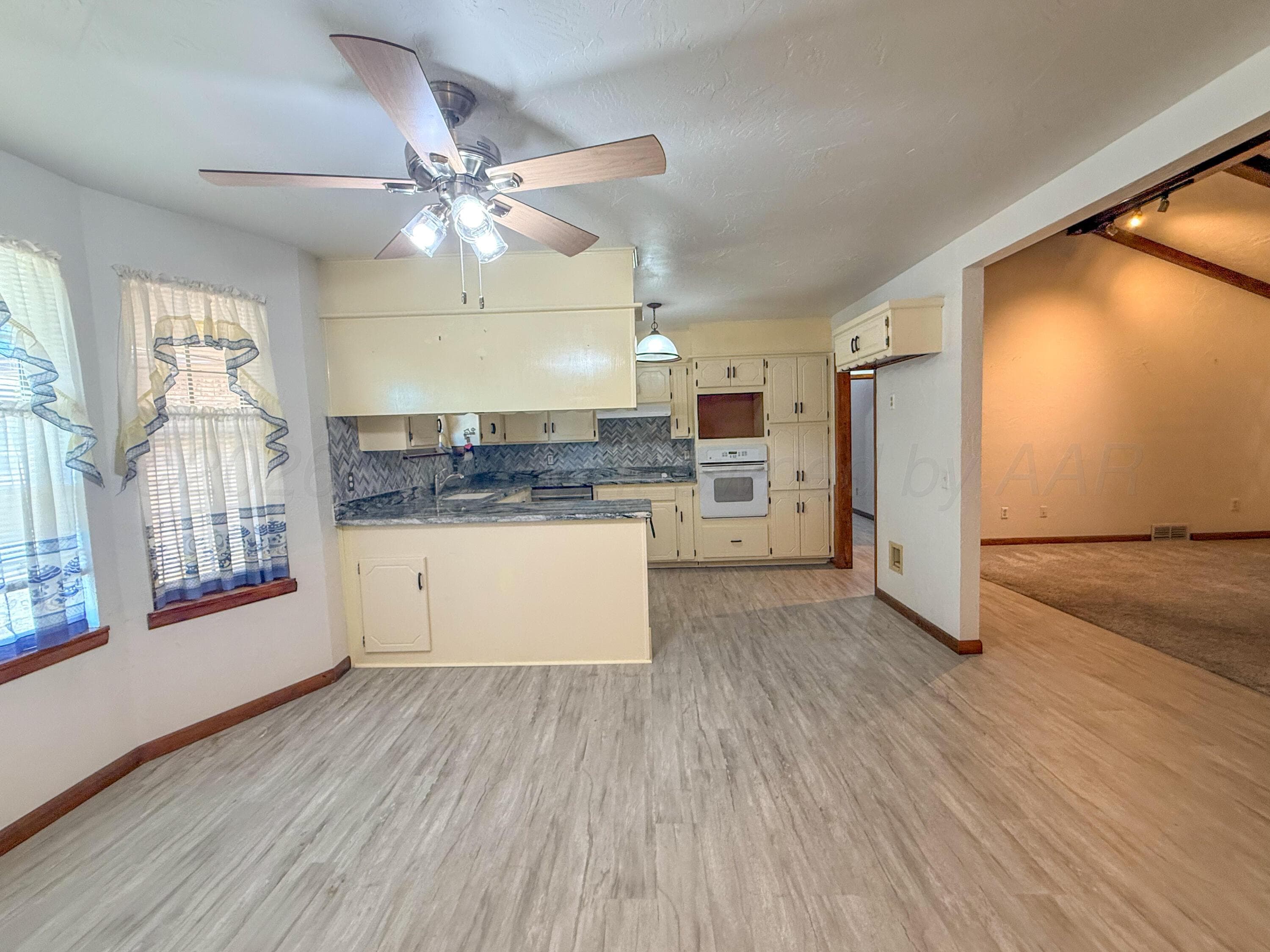 1532 N WELLS Street, Pampa, TX 79065-4141, photo 6