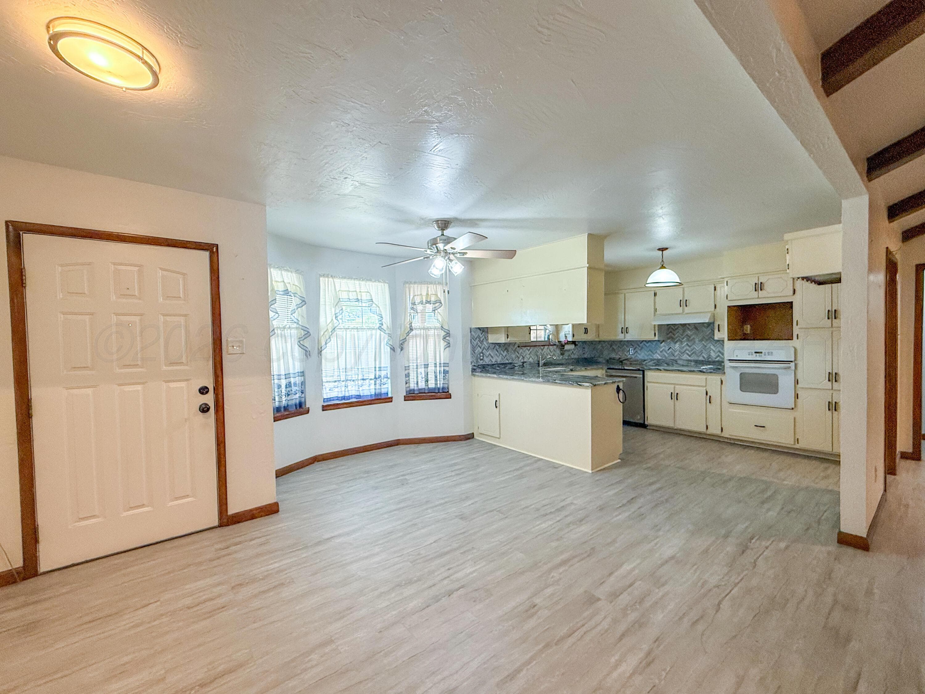 1532 N WELLS Street, Pampa, TX 79065-4141, photo 7
