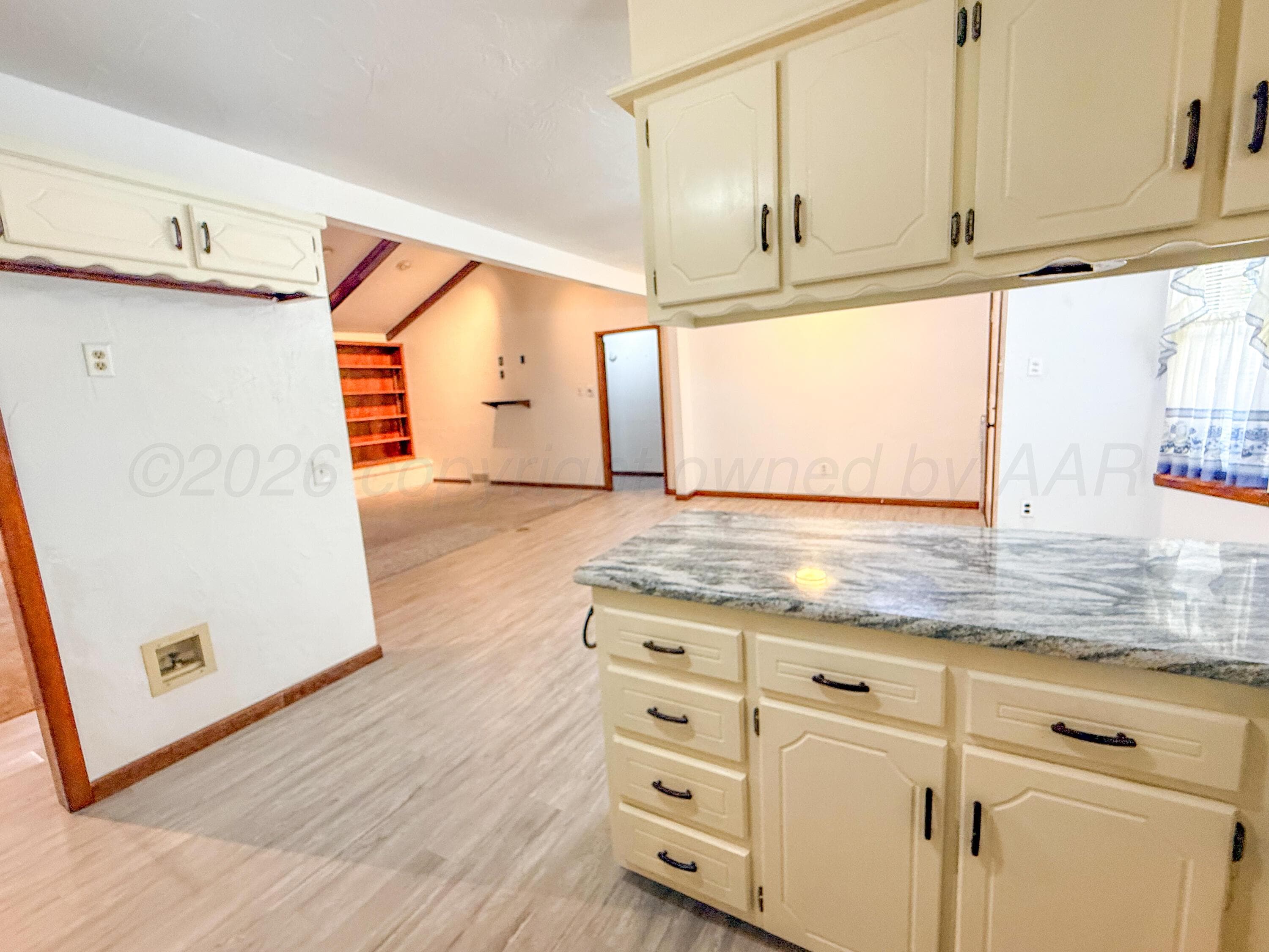 1532 N WELLS Street, Pampa, TX 79065-4141, photo 10