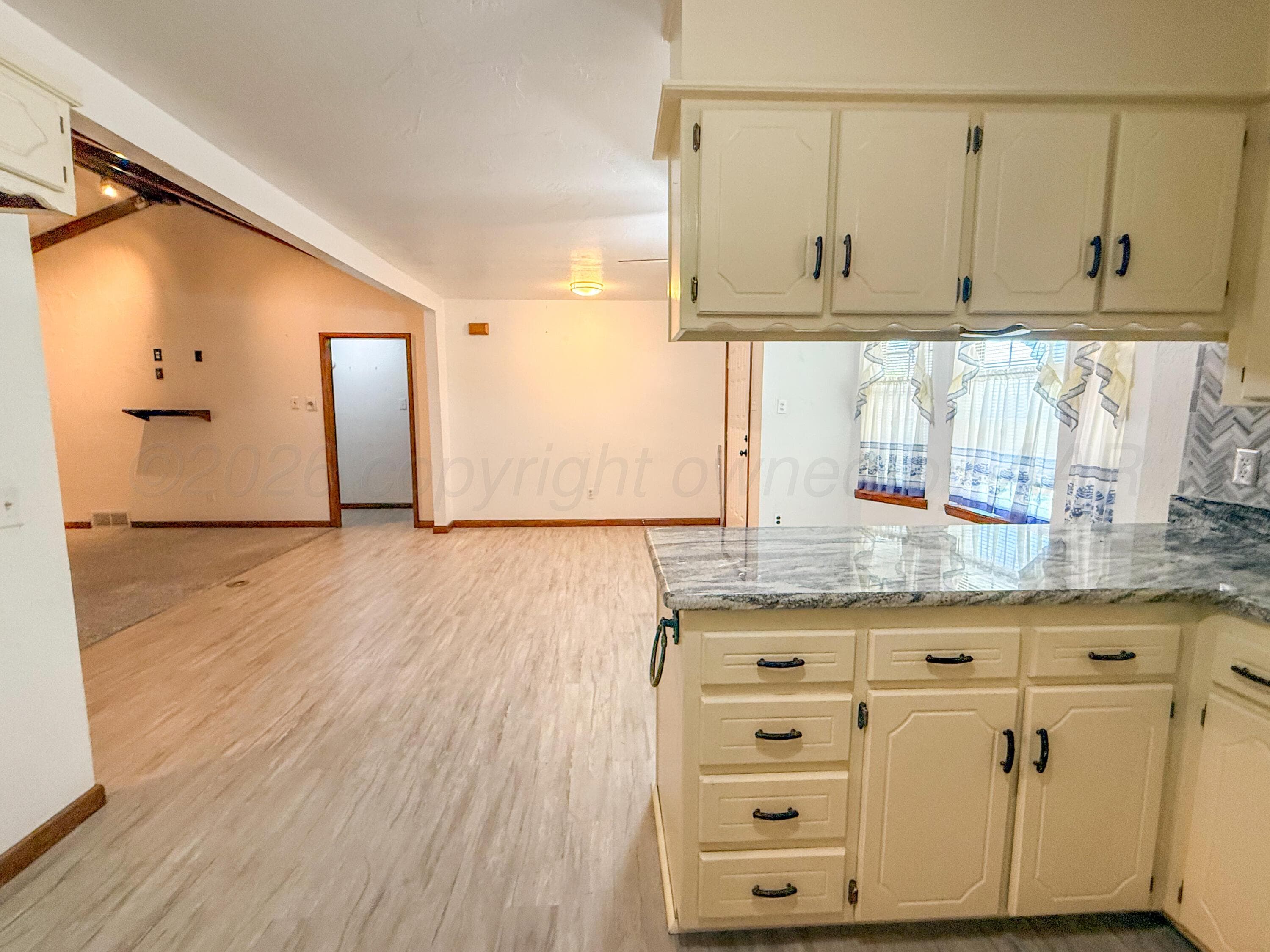 1532 N WELLS Street, Pampa, TX 79065-4141, photo 11