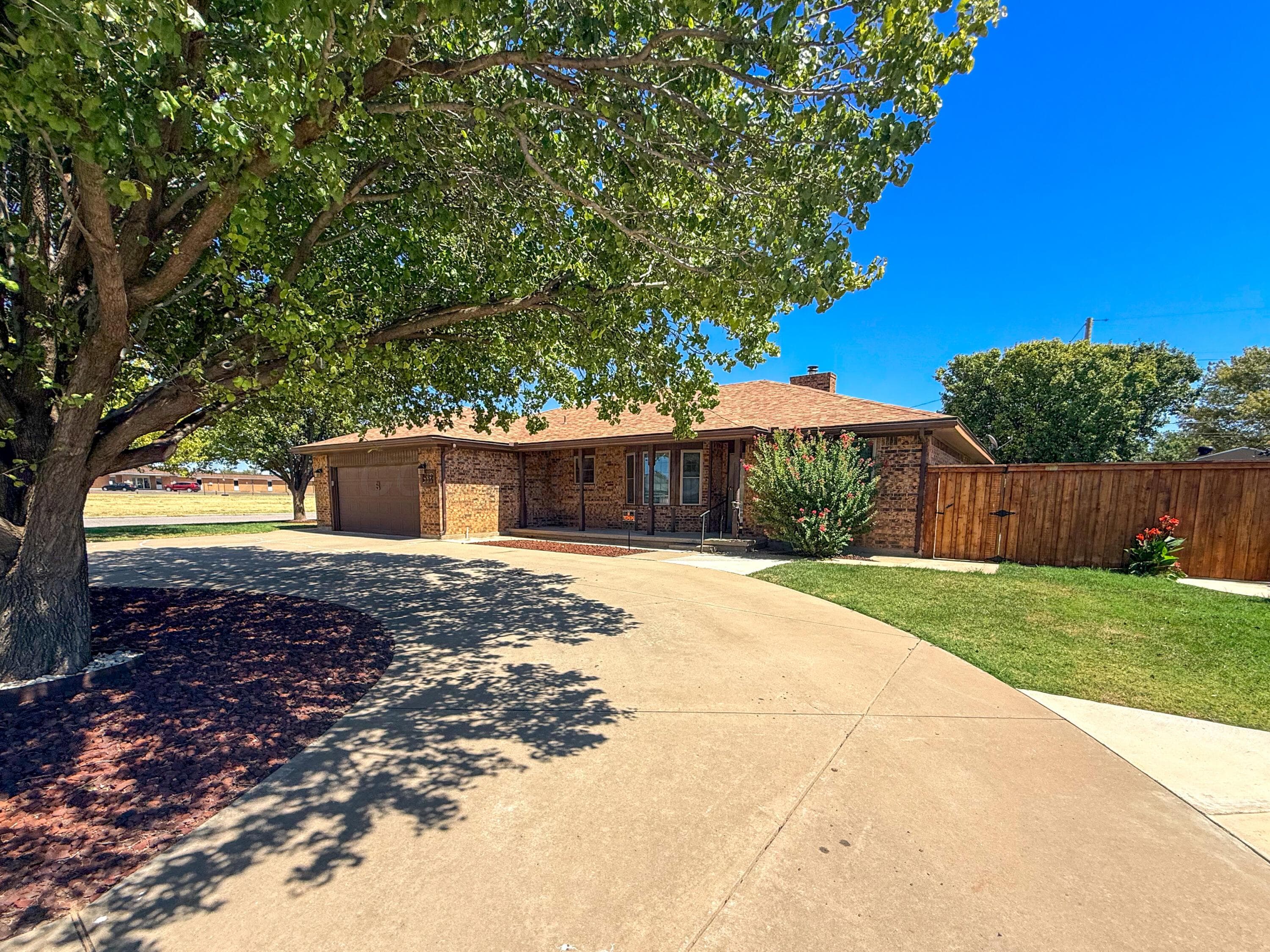 1532 N WELLS Street, Pampa, TX 79065-4141, photo 3