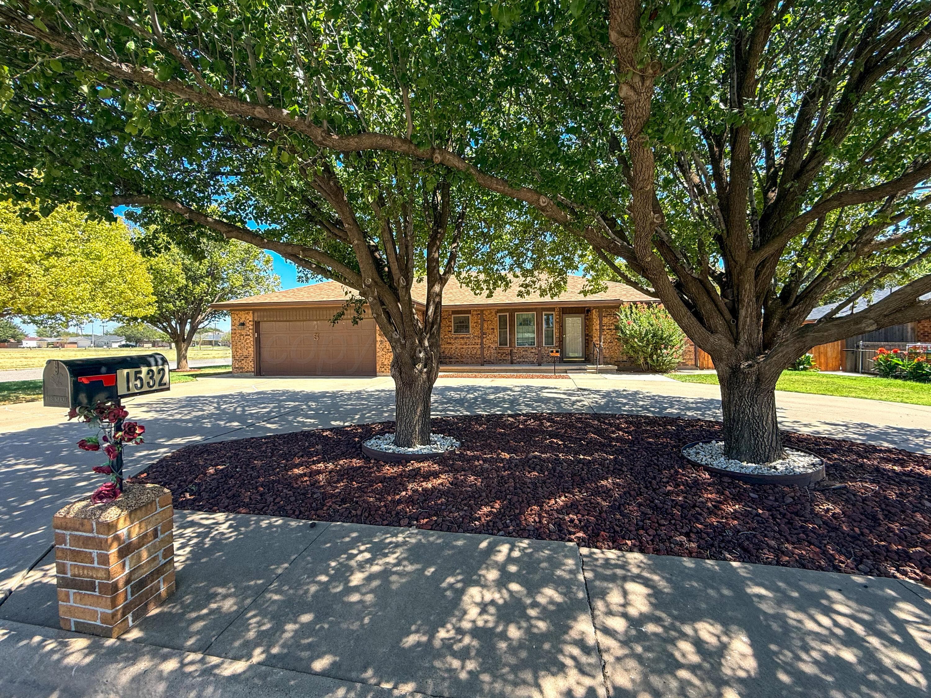 1532 N WELLS Street, Pampa, TX 79065-4141, photo 2