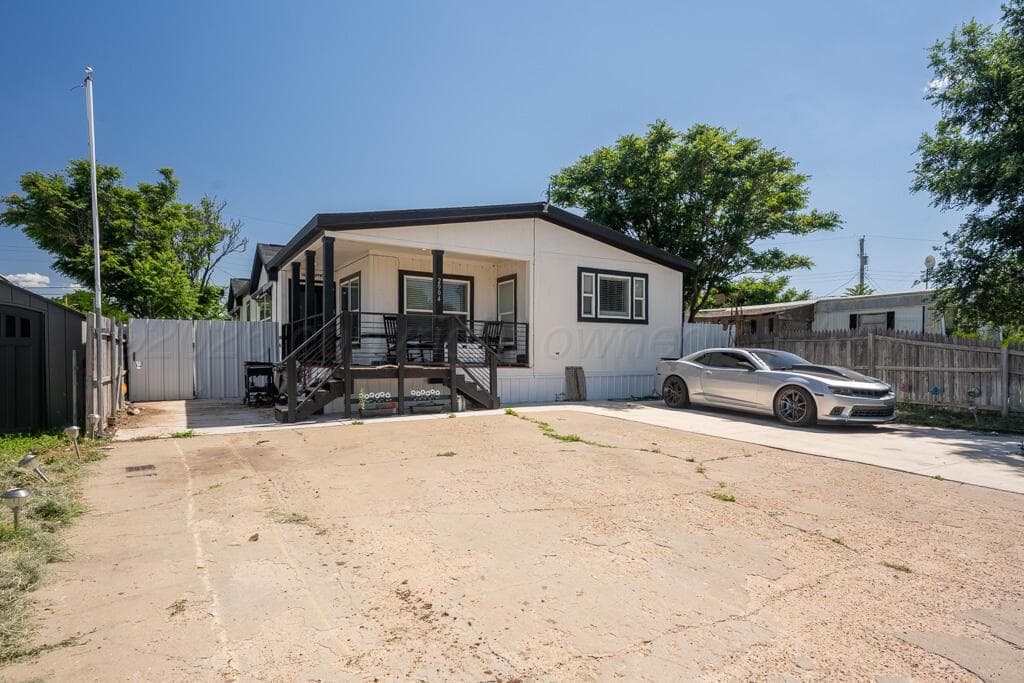 2004 PHEASANT Lane, Amarillo, TX 79118-8515, photo 2
