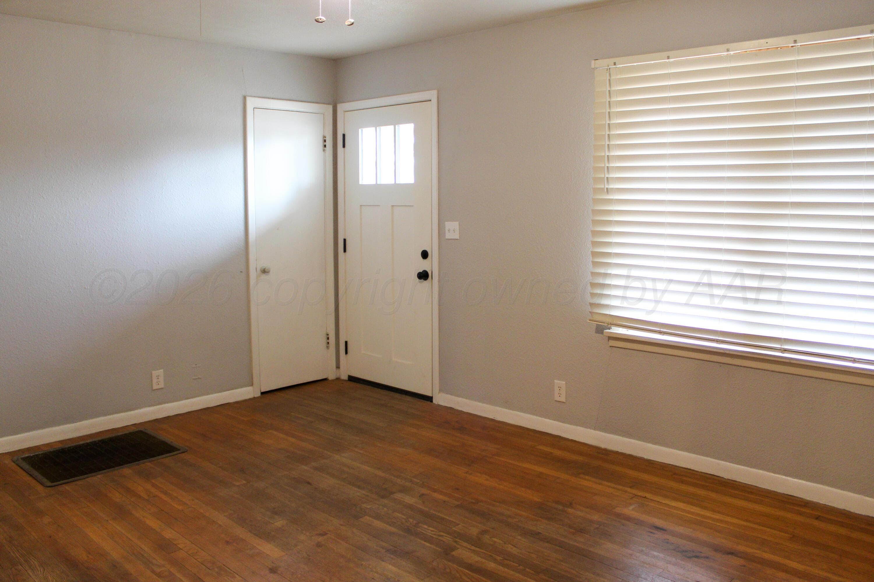 708 Oak Avenue, Panhandle, TX 79068-1948, photo 2