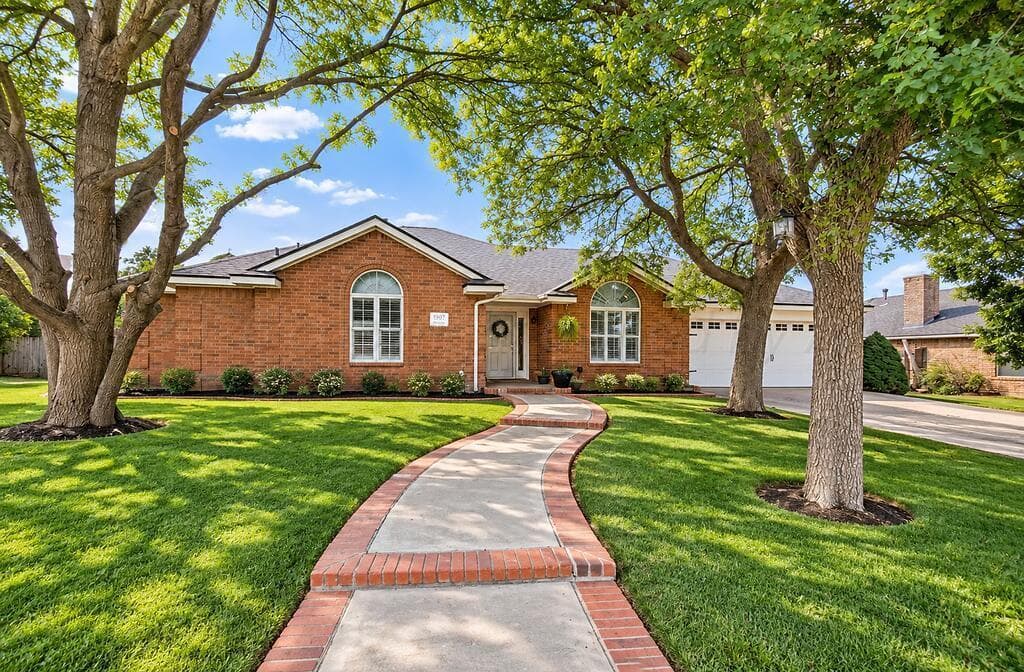 1907 Apache Drive, Dalhart, TX 79022