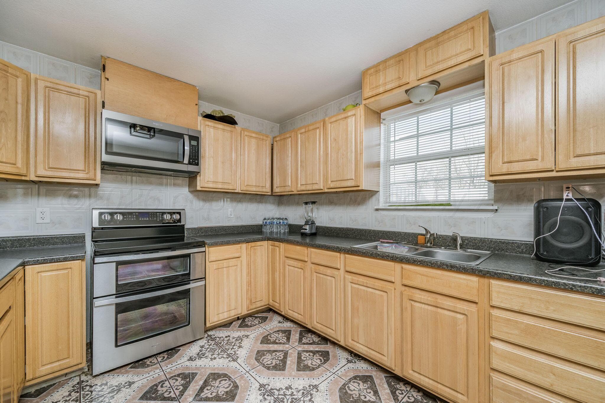 701 GLENNIS Avenue, Cactus, TX 79013, photo 8