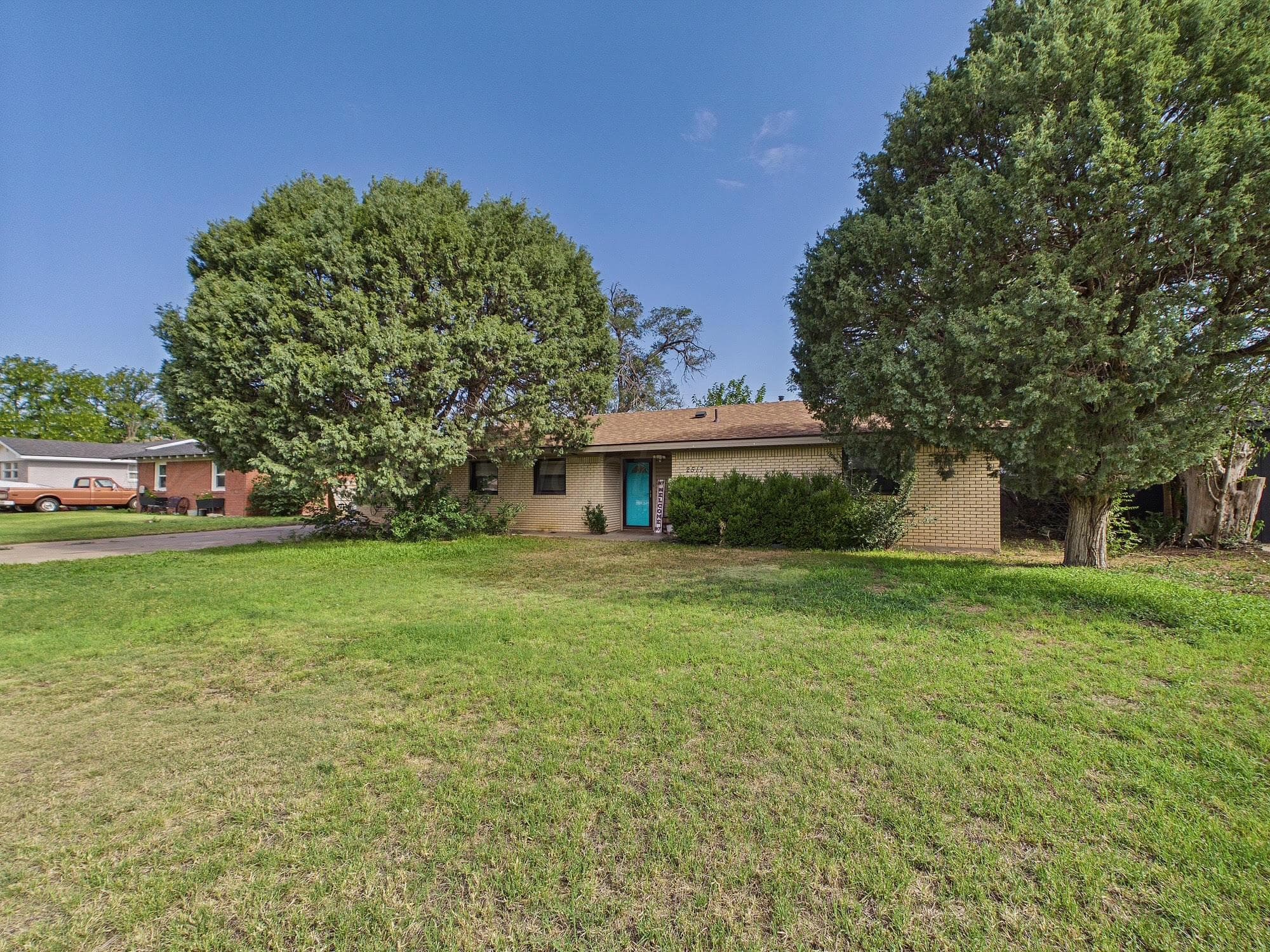 2517 9th Avenue, Canyon, TX 79015