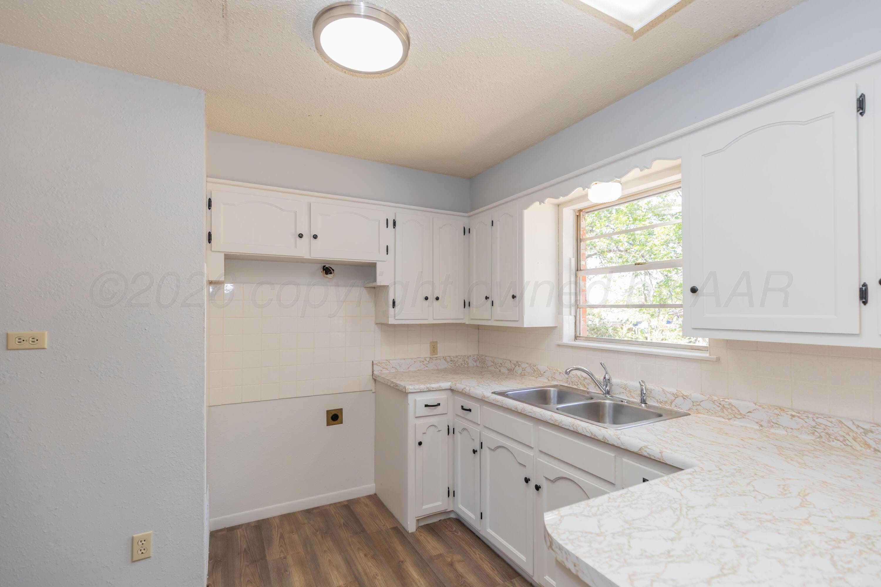 813 S Houston Street, Shamrock, TX 79079, photo 10