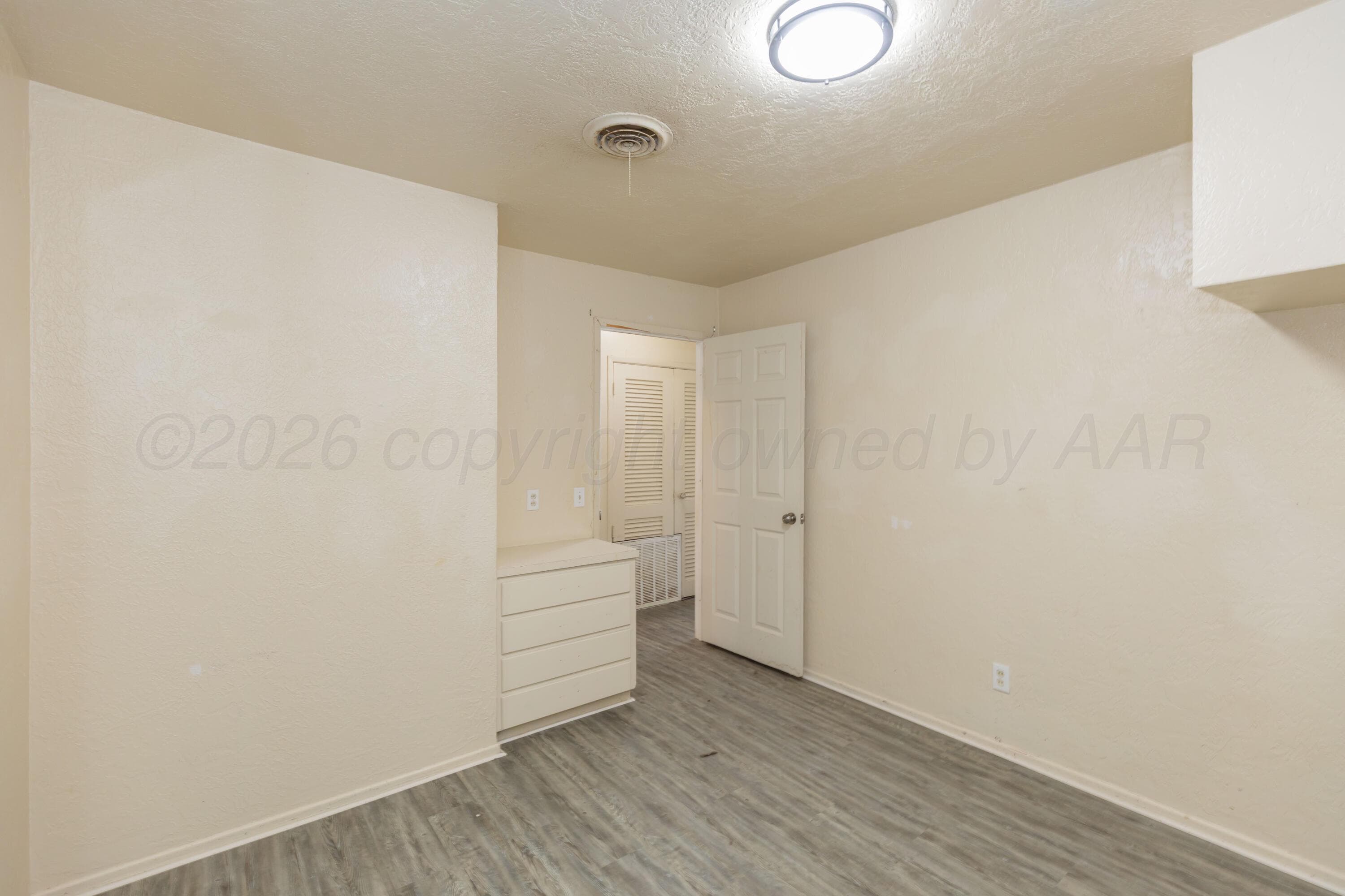 1044 W CINDERELLA Drive, Pampa, TX 79065-2709, photo 32