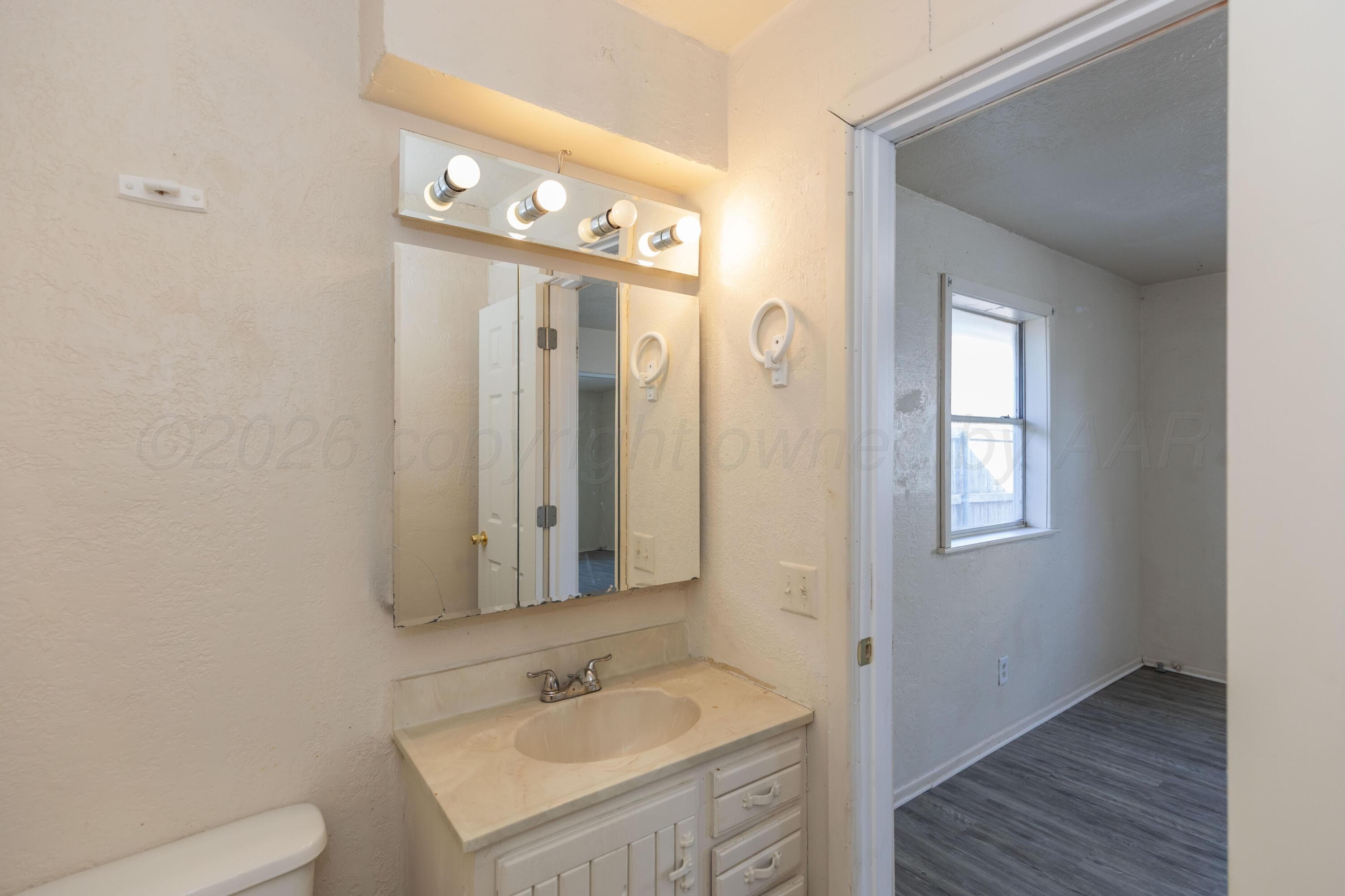 1044 W CINDERELLA Drive, Pampa, TX 79065-2709, photo 22