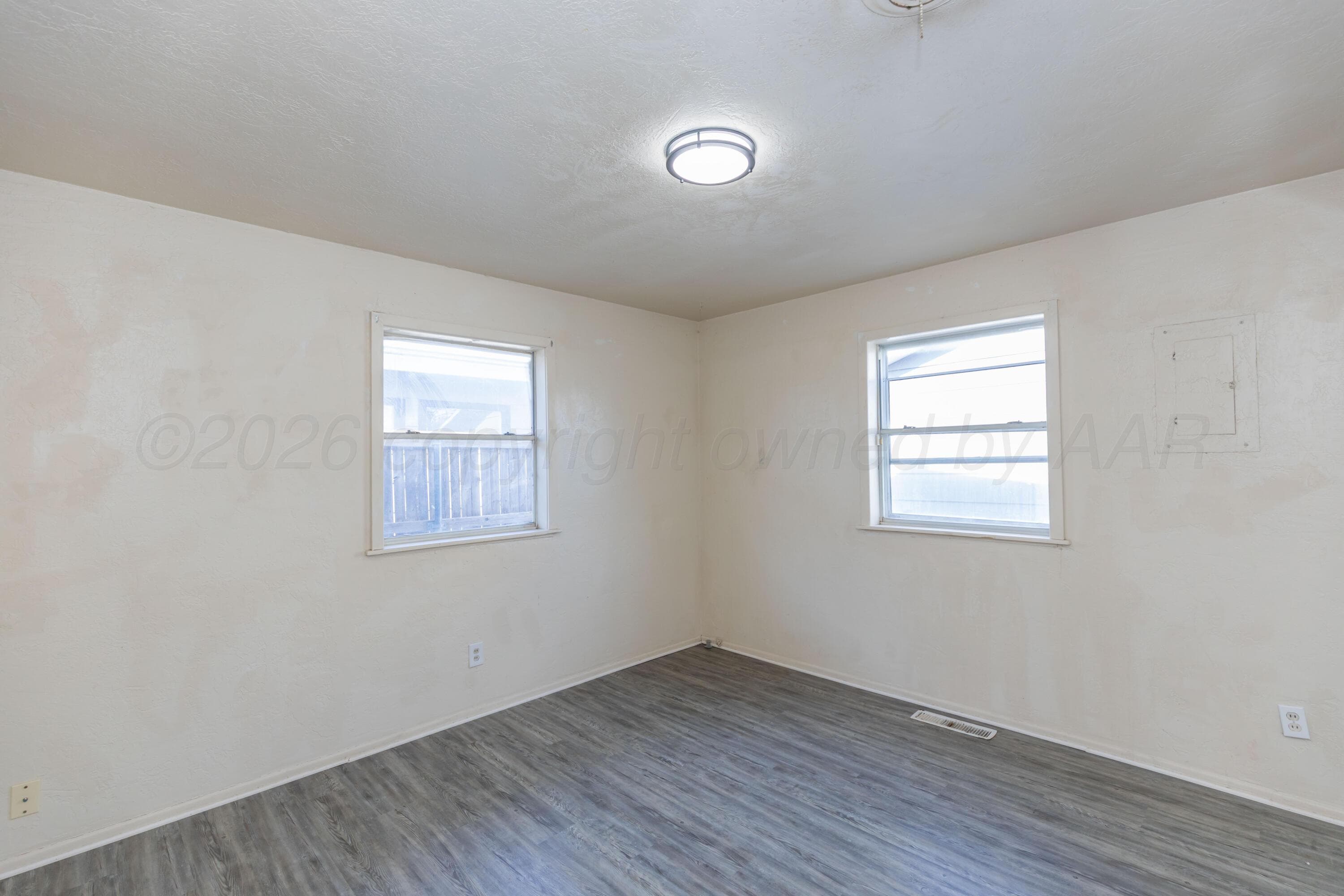 1044 W CINDERELLA Drive, Pampa, TX 79065-2709, photo 19