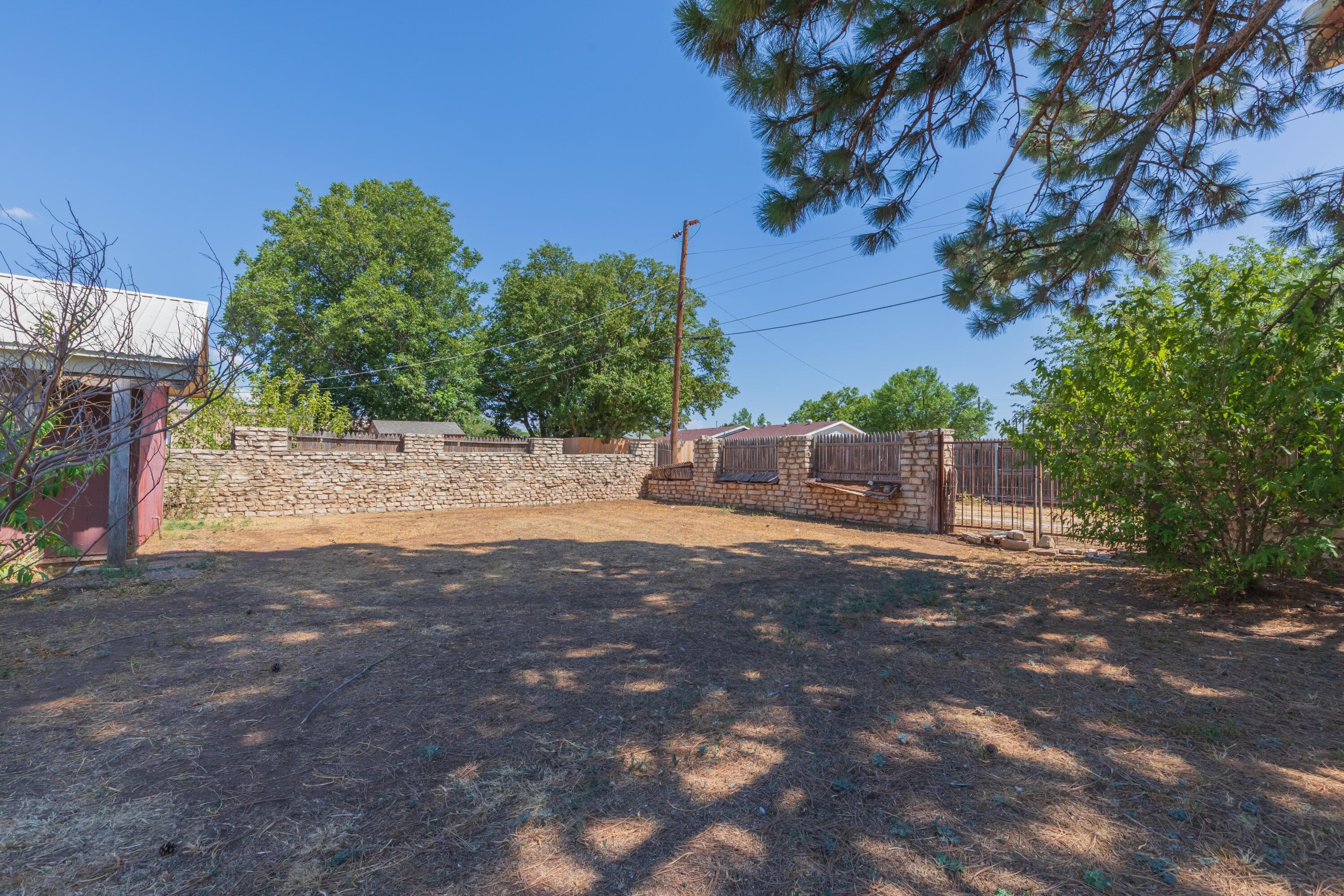 900 S Madden Street, Shamrock, TX 79079, photo 26