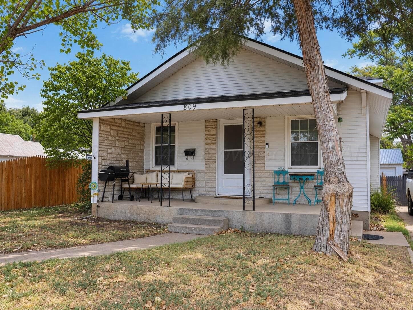 809 Conlen Avenue, Dalhart, TX 79022