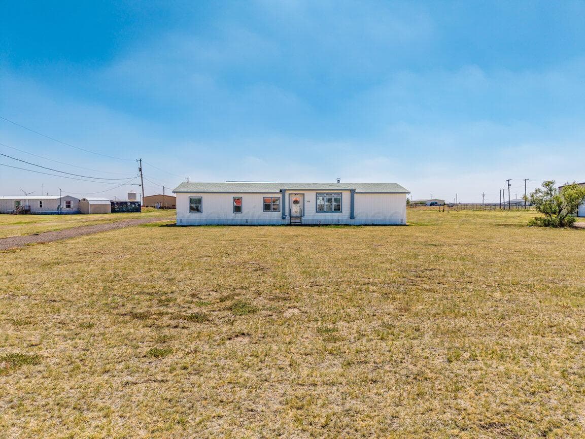 300 10th Street, Claude, TX 79019, photo 2