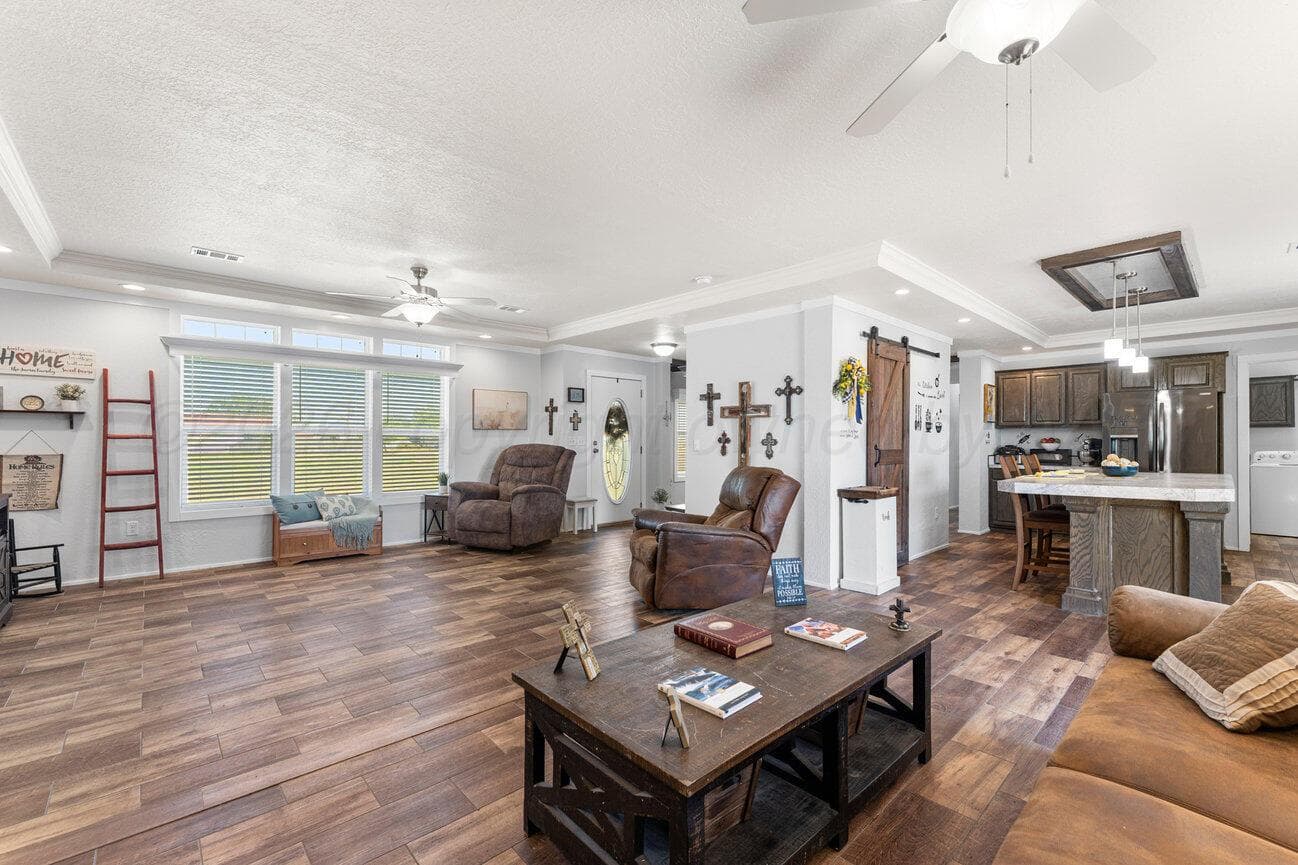 300 10th Street, Claude, TX 79019, photo 6