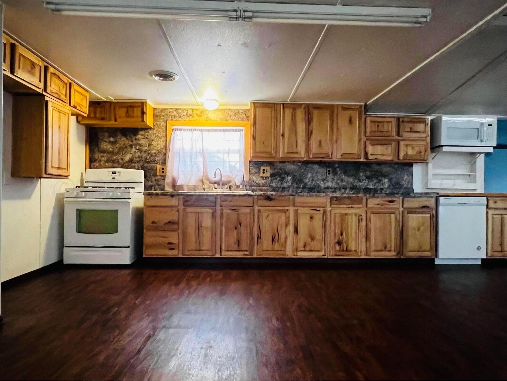 101 Gaines Street, Claude, TX 79019, photo 16