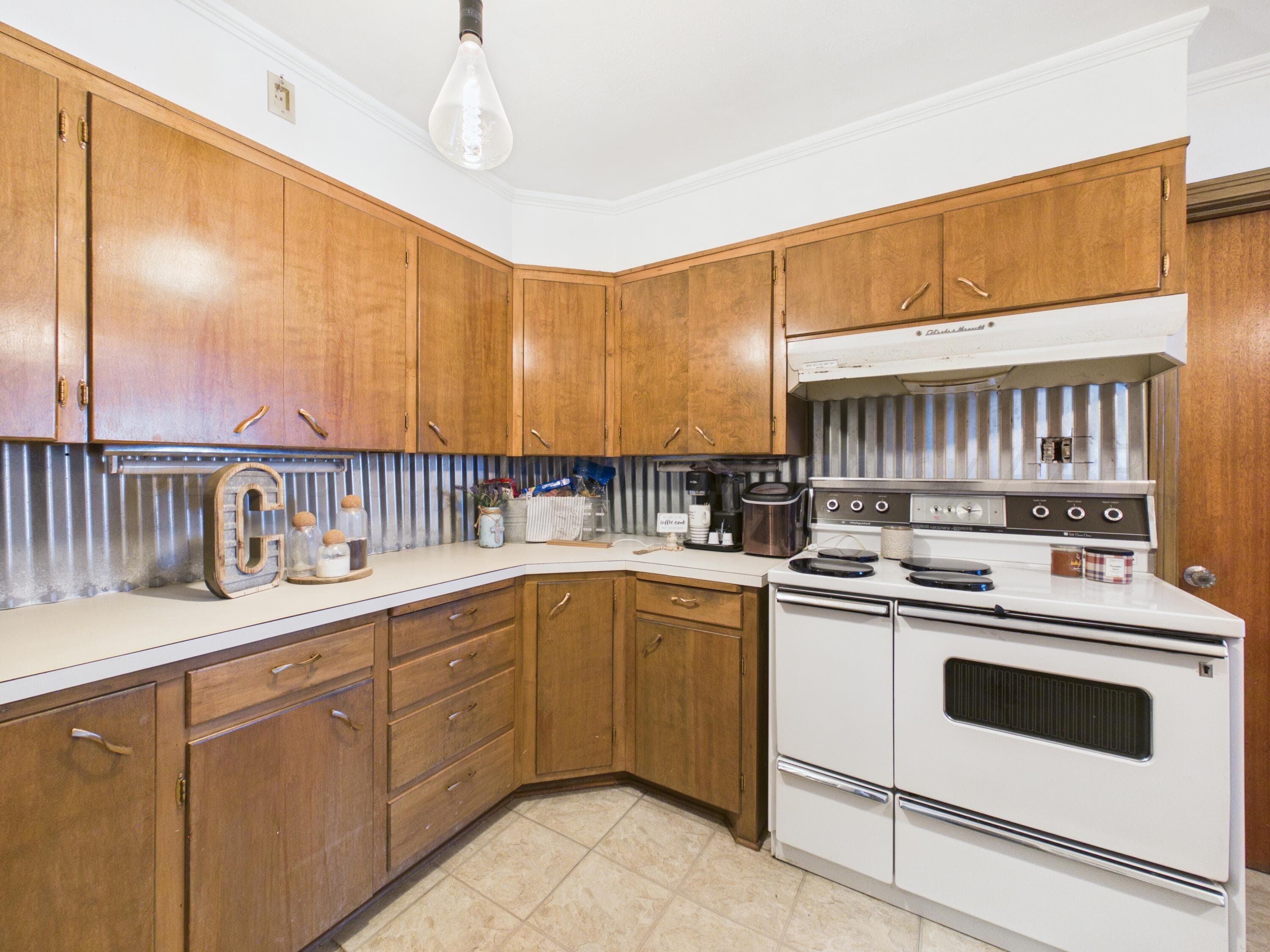 1704 N Christine Street, Pampa, TX 79065-4432, photo 9