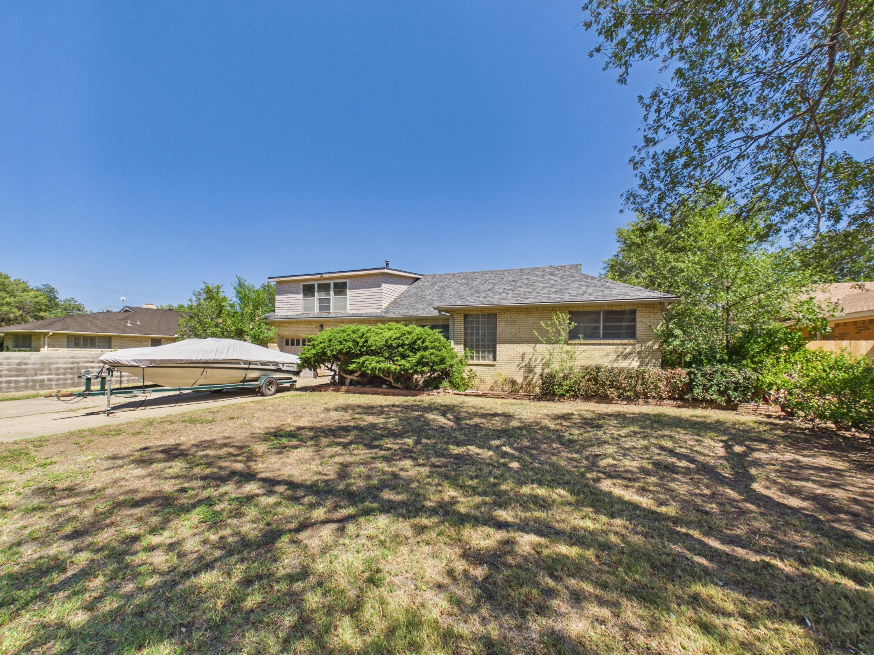 1704 N Christine Street, Pampa, TX 79065-4432, photo 2