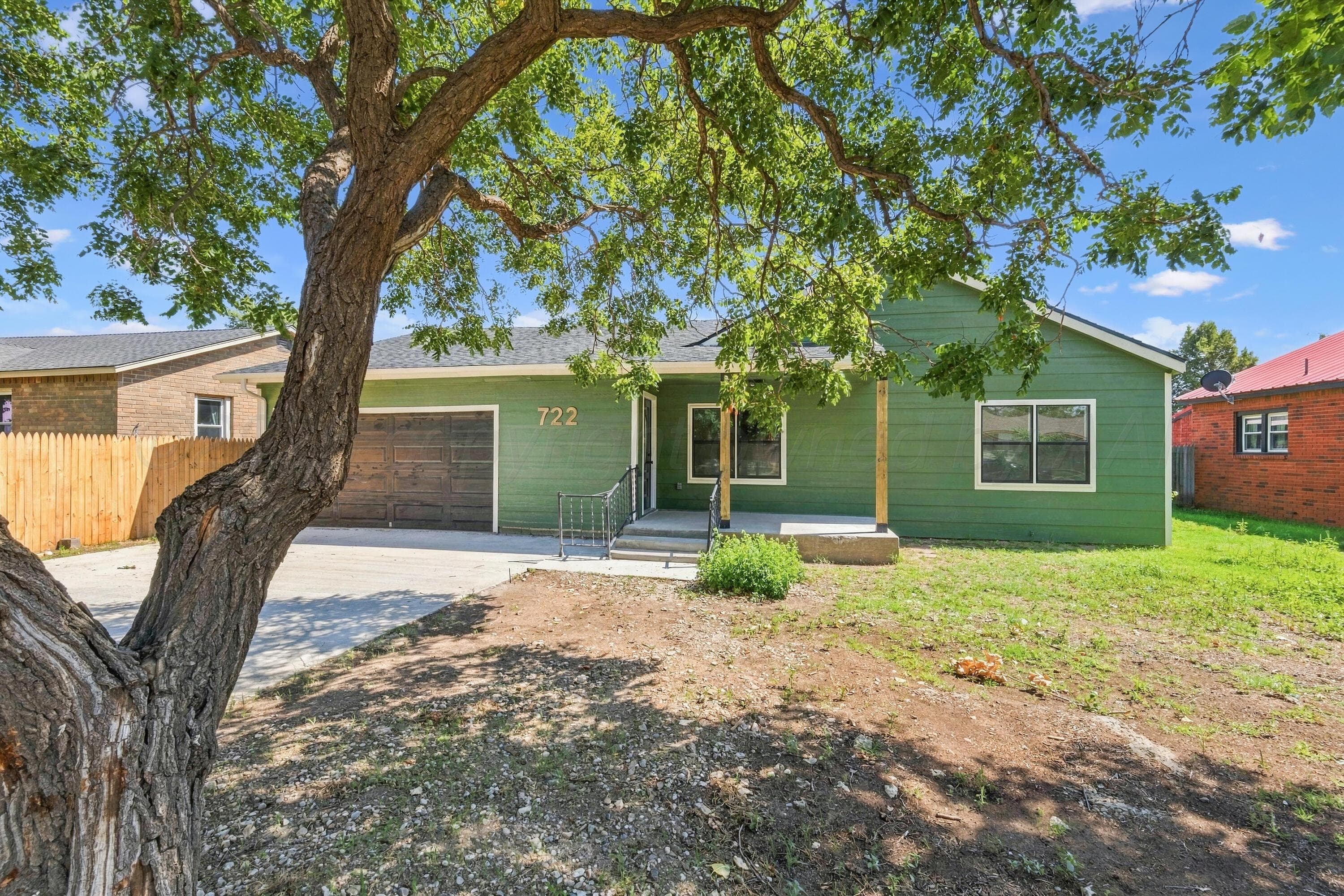 722 CEDAR Avenue, Dumas, TX 79029-2604