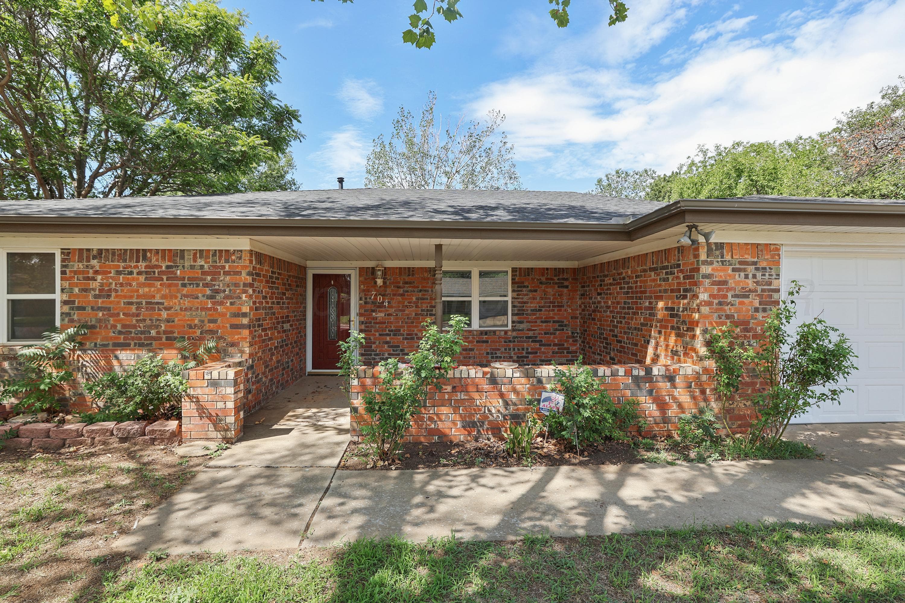 704 PHILLIPS Drive, Dumas, TX 79029-5326, photo 2