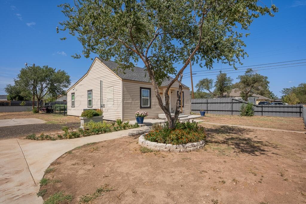 800 S SPRING Street, Amarillo, TX 79104-2229