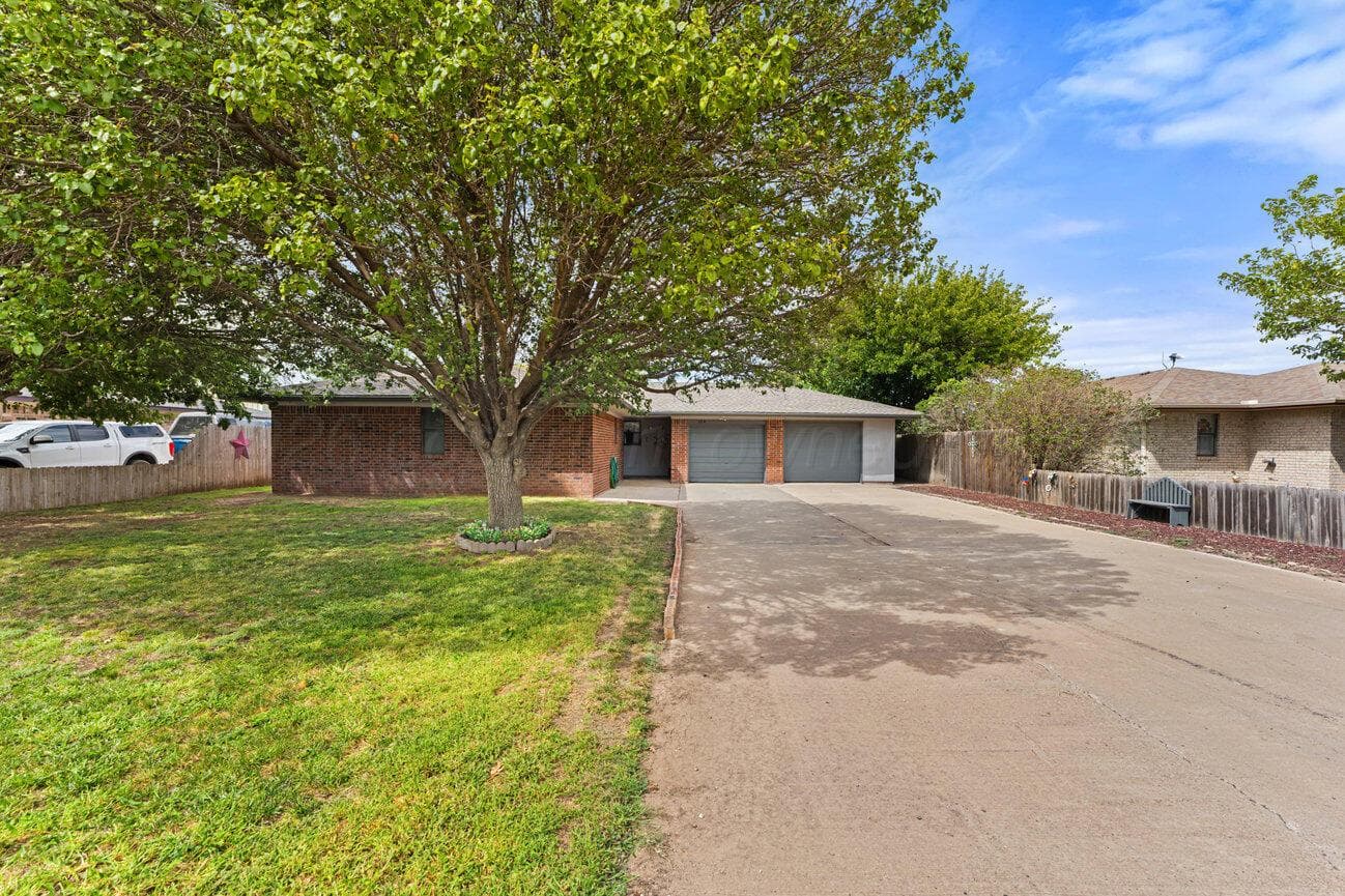 504 Pratt Street, Claude, TX 79019