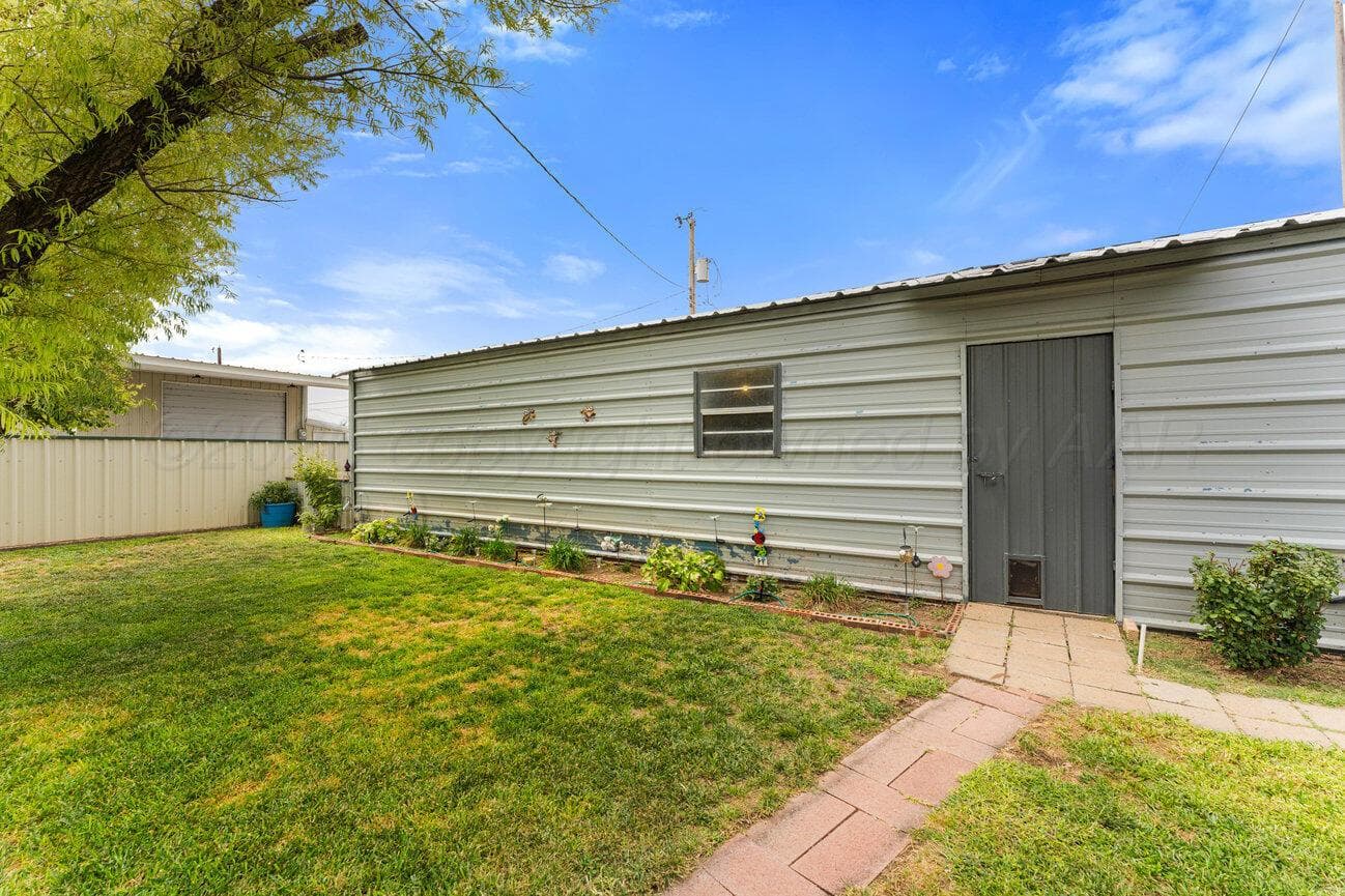 504 Pratt Street, Claude, TX 79019, photo 52
