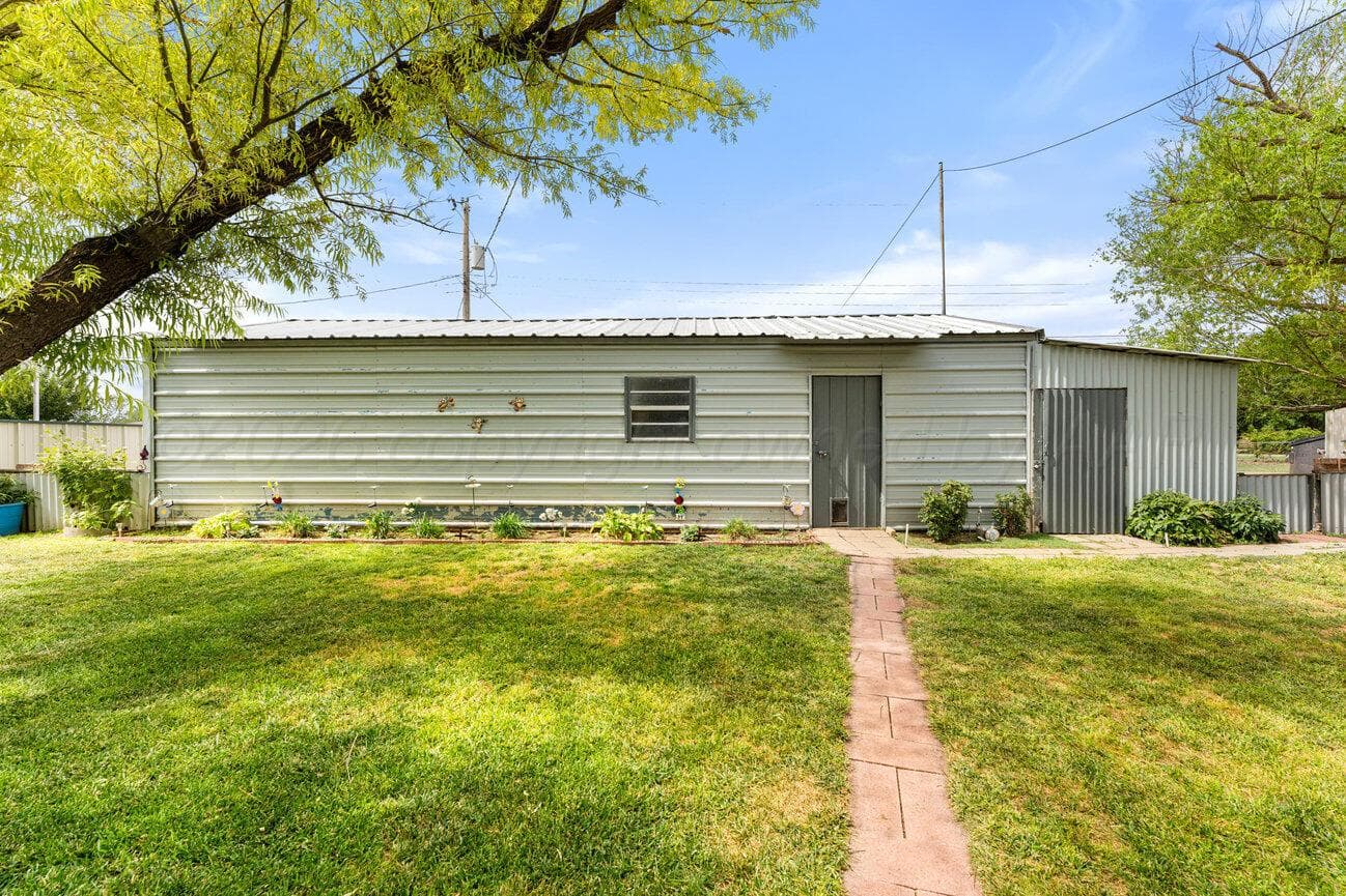 504 Pratt Street, Claude, TX 79019, photo 59