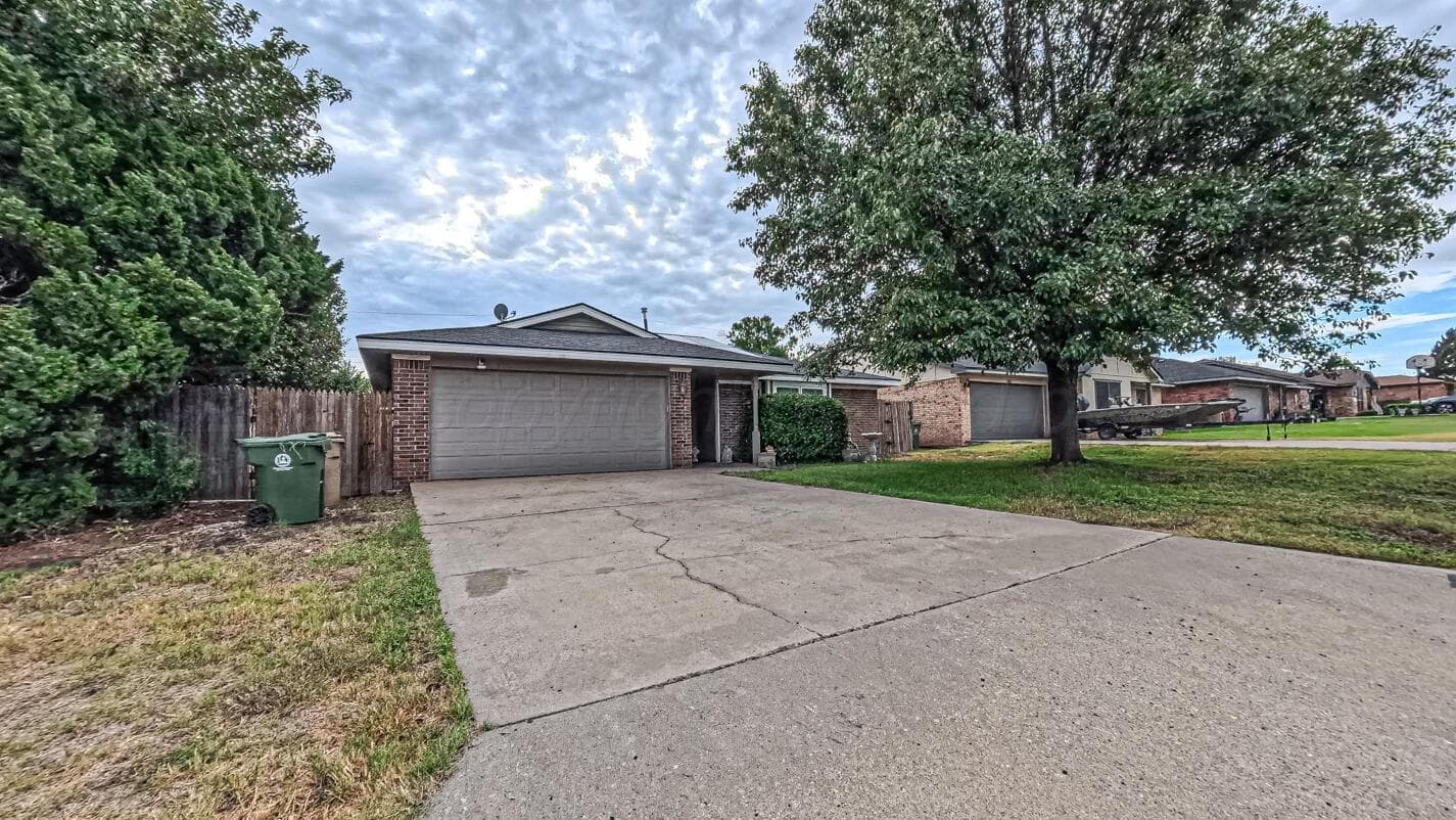 128 Willowick Street, Borger, TX 79007, photo 2