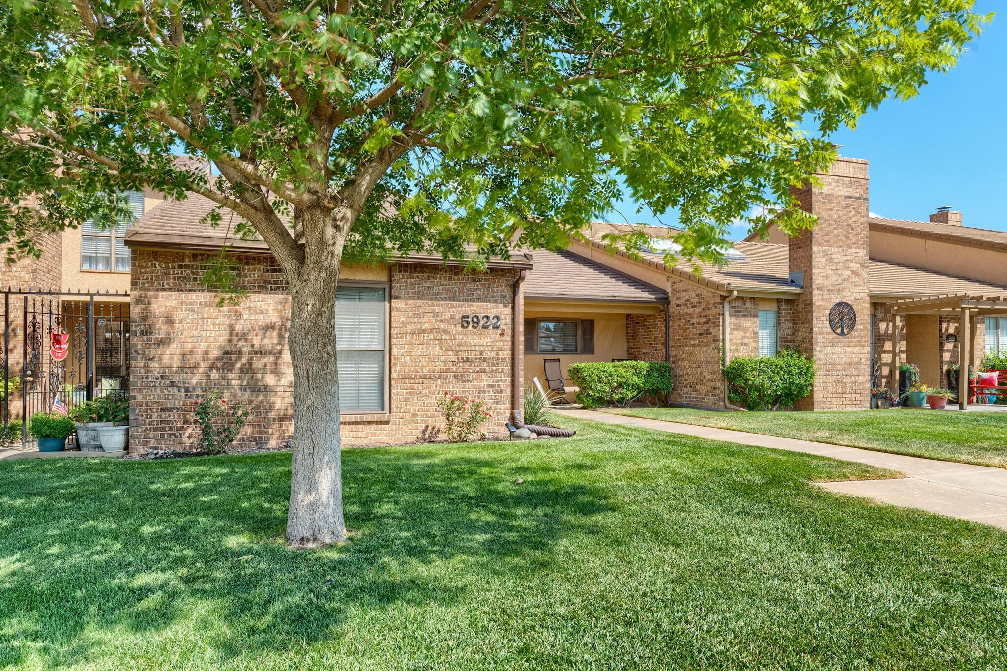 5922 AMBERWOOD Lane, Amarillo, TX 79106-5028
