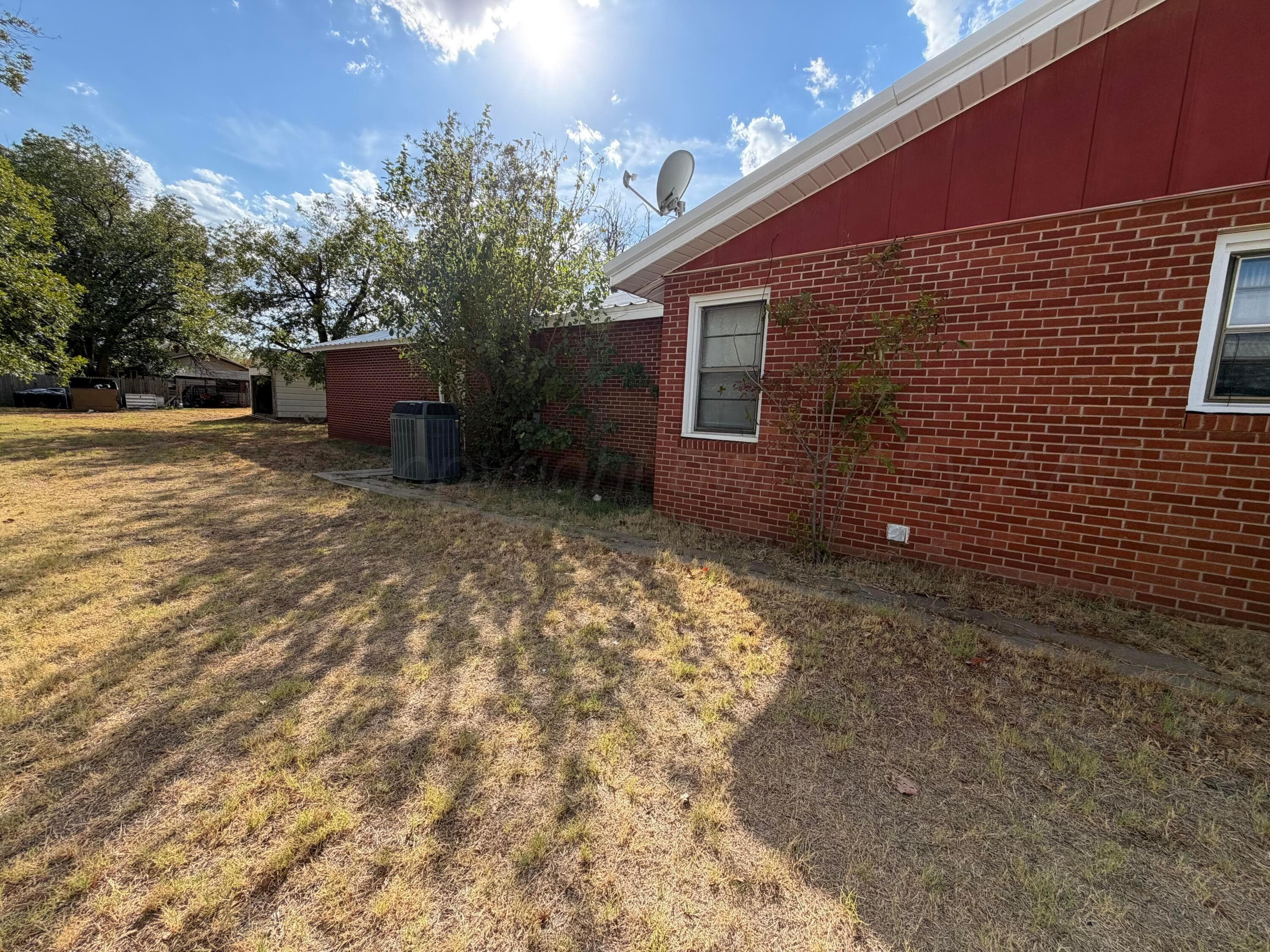 700 Avenue D SE, Childress, TX 79201, photo 5
