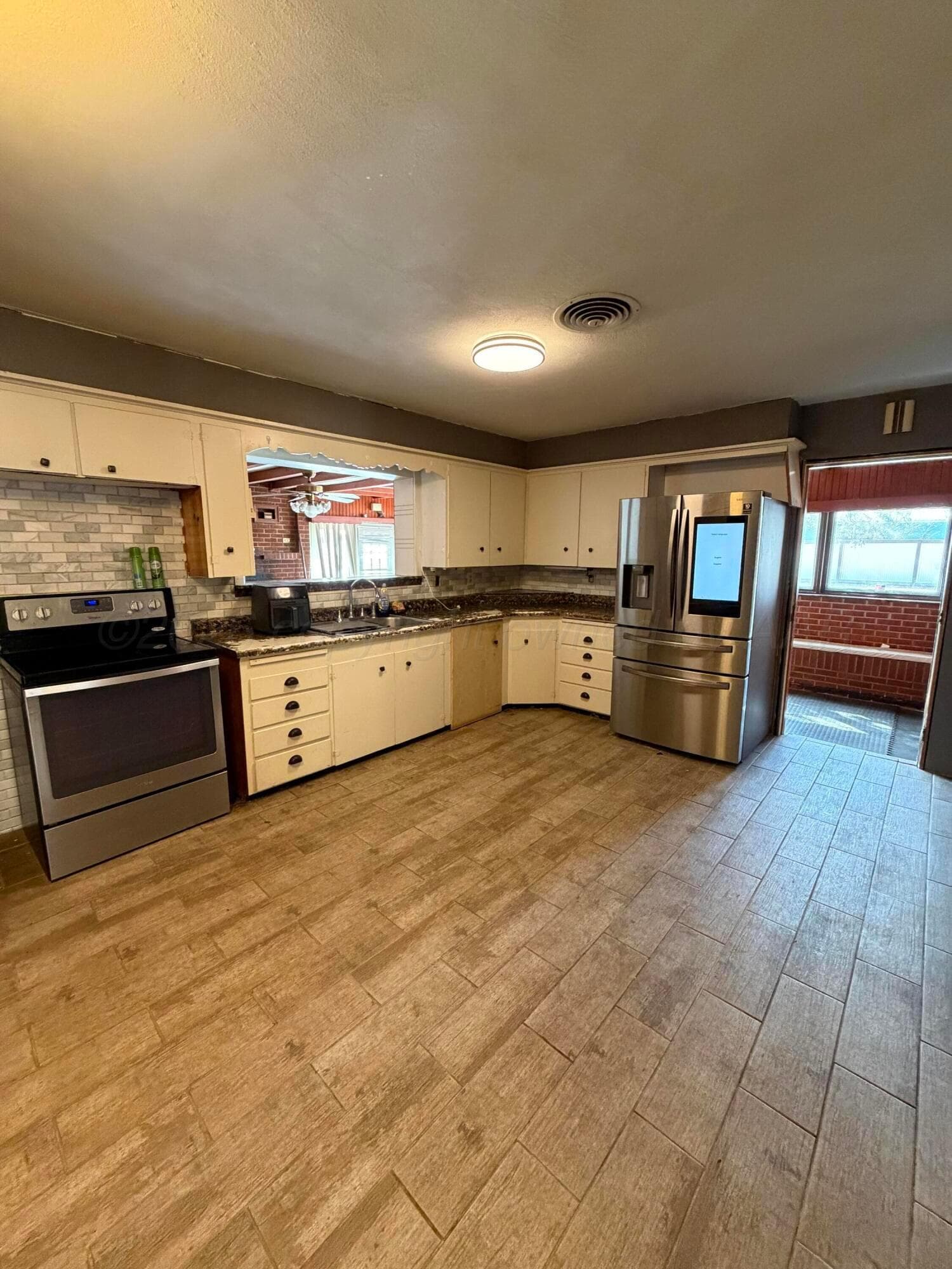700 Avenue D SE, Childress, TX 79201, photo 8