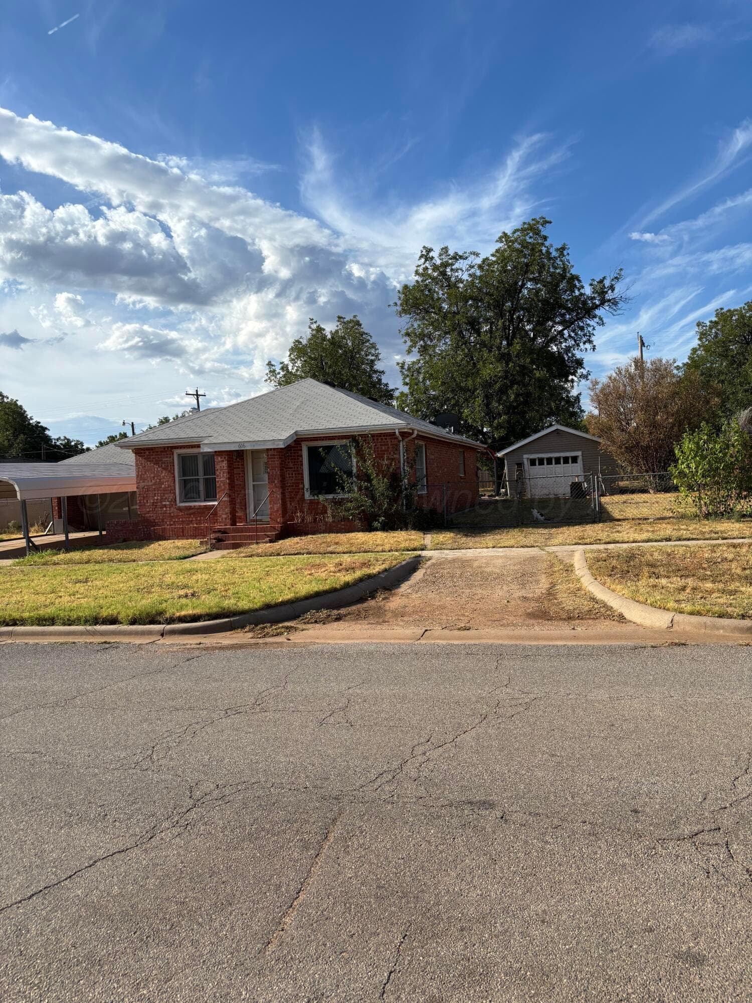 606 NE Avenue C, Childress, TX 79201, photo 2
