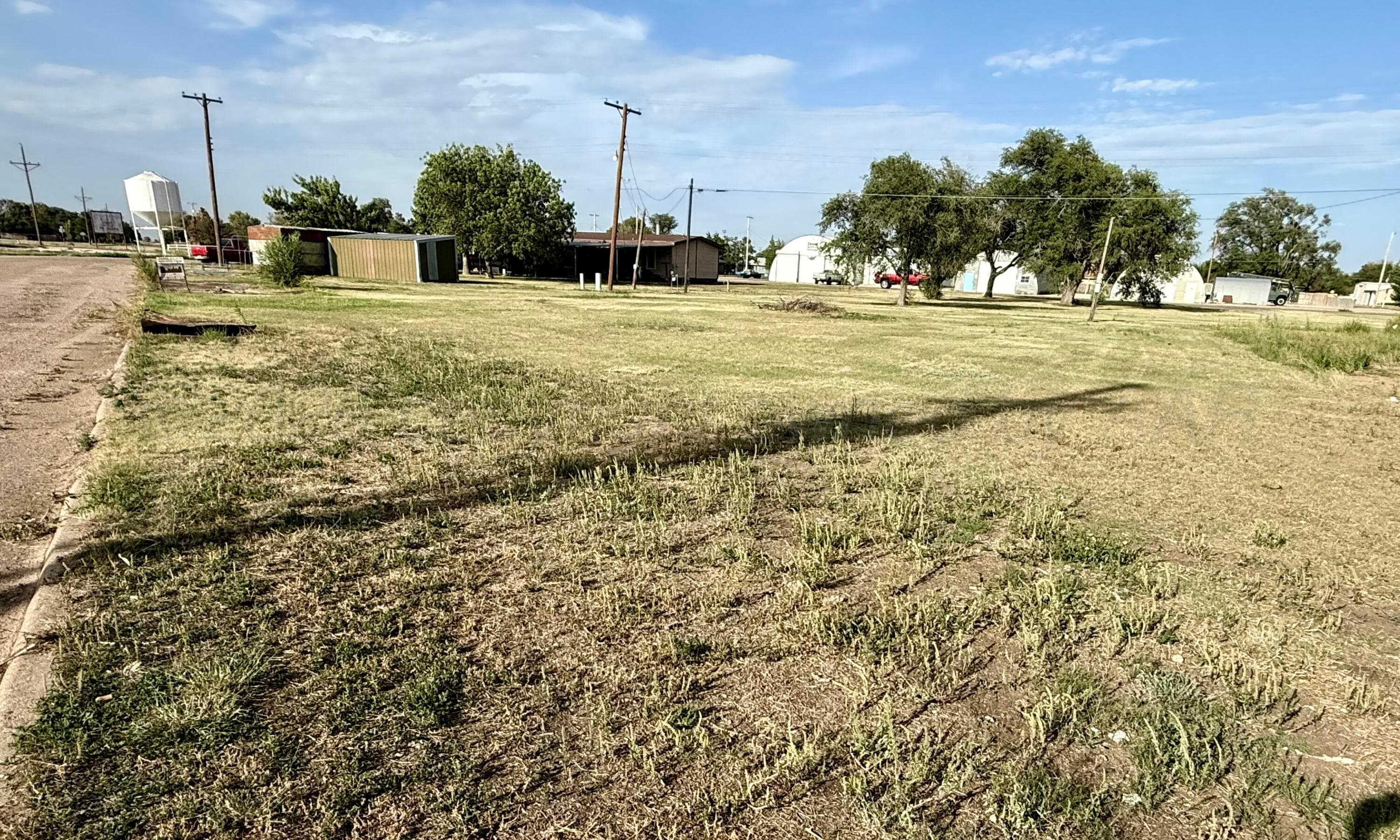 818 N Pine Street, Stratford, TX 79084